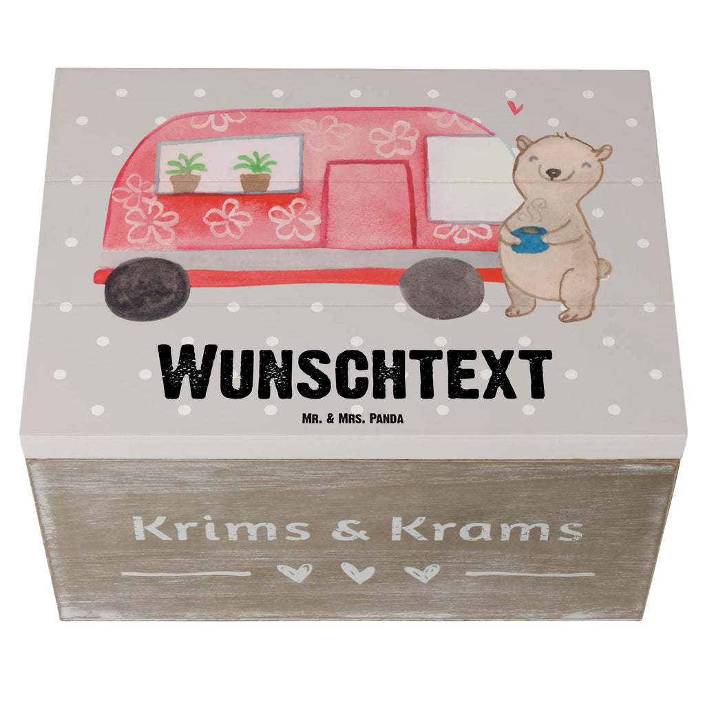 Personalised wooden chest bear camper mit Namen, Geschenkbox Personalisiert, Truhe mit Namen, Schatulle mit Namen, Dekokiste mit Namen, Holzkiste Personalisiert, Erinnerungsbox Personalisiert, Dekokiste Personalisiert, Aufbewahrungsbox Personalisiert, Schatzkiste mit Namen, Erinnerungskiste Personalisiert, Erinnerungsbox mit Namen, Kiste Personalisiert, Schatulle Personalisiert, Truhe Personalisiert, Holzkiste mit Namen, Schatzkiste Personalisiert, GEschenkdose Personalisiert, Aufbewahrungsbox mit Namen, Kiste mit Namen, Geschenk, Schenken, Sport, Sportart, Hobby, Danke, Dankeschön, Auszeichnung, Gewinn, Sportler, Roadtrip, Campingplatz, Zelten, Campen, Wohnmobil, Camper, Urlaub