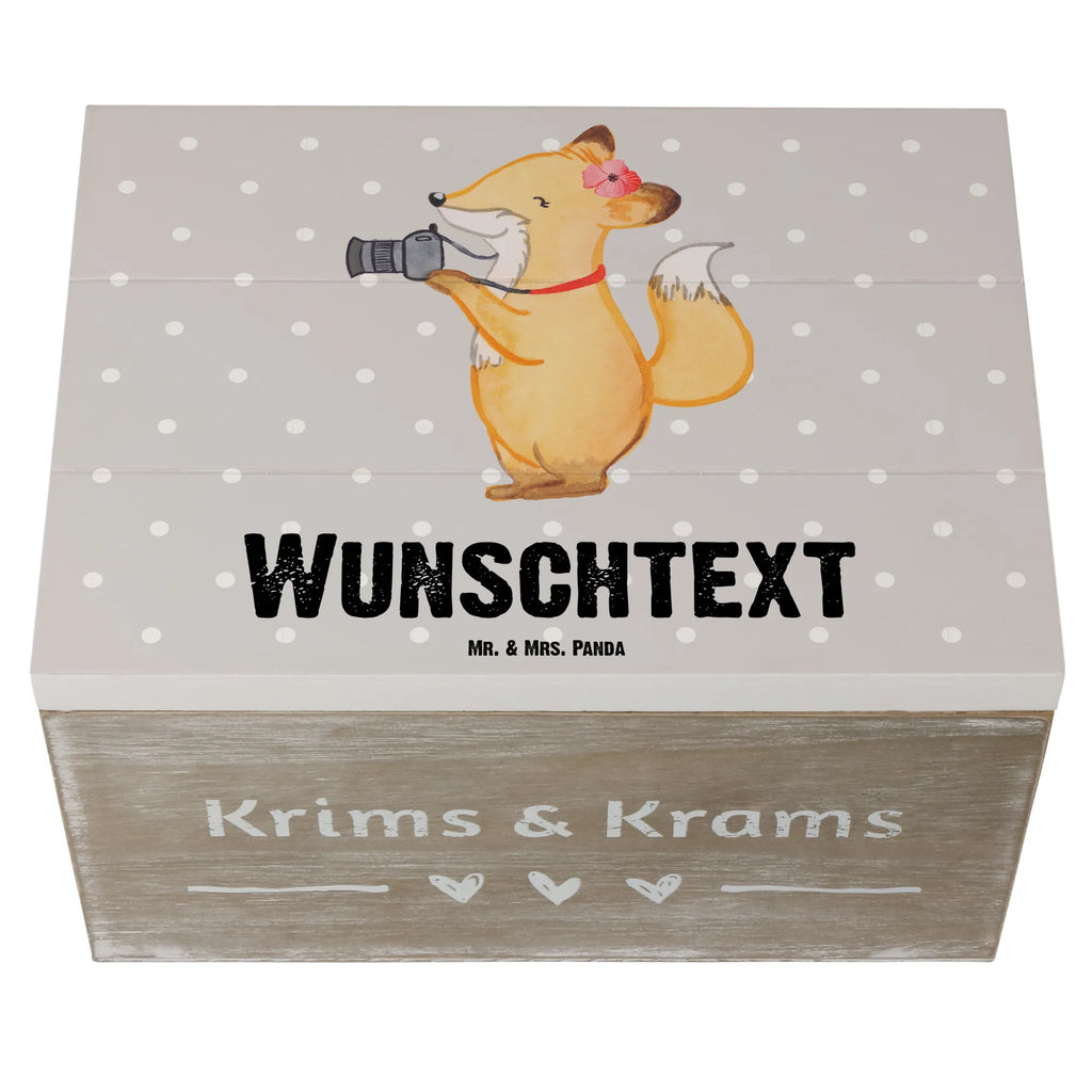 Personalizowane drewniane pudełko fotografka serce Truhe mit Namen, Aufbewahrungsbox mit Namen, Schatzkiste mit Namen, Erinnerungsbox mit Namen, Erinnerungskiste Personalisiert, Schatulle Personalisiert, Schatzkiste Personalisiert, GEschenkdose Personalisiert, Kiste Personalisiert, Schatulle mit Namen, Dekokiste Personalisiert, Holzkiste mit Namen, Truhe Personalisiert, Holzkiste Personalisiert, Erinnerungsbox Personalisiert, Kiste mit Namen, Aufbewahrungsbox Personalisiert, Geschenkbox Personalisiert, Dekokiste mit Namen, mit Namen, Beruf, Firma, Schenken, Mitarbeiter, Arbeitskollege, Danke, Kollegin, Geschenk, Kollege, Rente, Jubiläum, Abschied, Dankeschön, Ausbildung, Hochzeitsfotografin, Hobbyfotografin, Fotografin, Fotografie, Profi Fotografin, Fotoreporterin