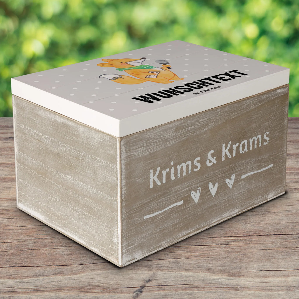 Personalisierte Holzkiste Journalist Herz Kiste Personalisiert, Erinnerungsbox Personalisiert, Aufbewahrungsbox mit Namen, Truhe mit Namen, Holzkiste mit Namen, Schatzkiste mit Namen, Geschenkbox Personalisiert, mit Namen, Schatzkiste Personalisiert, Schatulle mit Namen, Truhe Personalisiert, Schatulle Personalisiert, Aufbewahrungsbox Personalisiert, Erinnerungskiste Personalisiert, GEschenkdose Personalisiert, Erinnerungsbox mit Namen, Kiste mit Namen, Holzkiste Personalisiert, Dekokiste Personalisiert, Dekokiste mit Namen, Beruf, Firma, Schenken, Mitarbeiter, Arbeitskollege, Danke, Kollegin, Geschenk, Kollege, Rente, Jubiläum, Abschied, Dankeschön, Ausbildung, Journalist, Redakteur, Studium, Pressebüro, Reporter