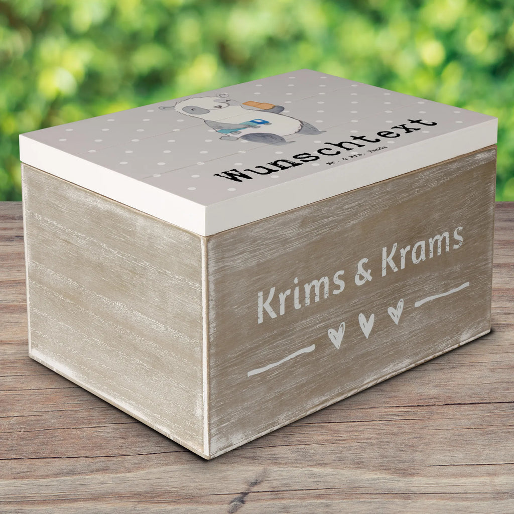 Personalisierte Holzkiste Möbelpacker mit Herz Kiste mit Namen, Erinnerungskiste, Aufbewahrungsbox Personalisiert, Erinnerungsbox mit Namen, Dekokiste mit Namen, Holzkiste Personalisiert, Schatzkiste mit Namen, Dekokiste Personalisiert, Holzkiste mit Namen, Schatulle mit Namen, Erinnerungskiste Personalisiert, Schatzkiste Personalisiert, Truhe Personalisiert, Kiste Personalisiert, Truhe mit Namen, Schatulle Personalisiert, mit Namen, GEschenkdose personalisiert, Geschenkbox personalisiert, Aufbewahrungsbox mit Namen, Erinnerungsbox Personalisiert, Beruf, Ausbildung, Jubiläum, Abschied, Rente, Kollege, Kollegin, Geschenk, Schenken, Arbeitskollege, Mitarbeiter, Firma, Danke, Dankeschön, Umzugsservice, Möbelpacker, Umzugshelfer, Umzugsfirma
