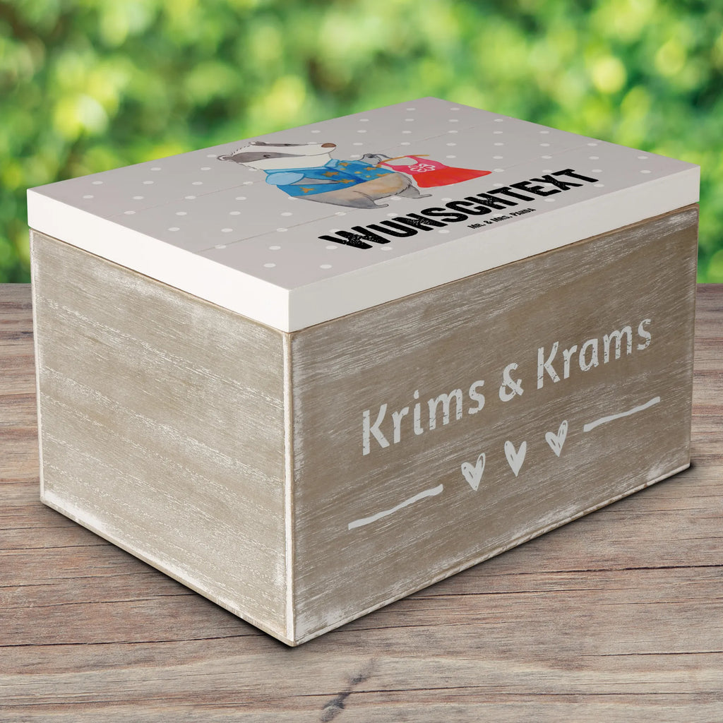 Personalisierte Holzkiste Modedesignerin mit Herz Erinnerungsbox mit Namen, Truhe mit Namen, Schatzkiste mit Namen, mit Namen, Geschenkbox personalisiert, Kiste Personalisiert, Truhe Personalisiert, Aufbewahrungsbox mit Namen, Erinnerungsbox Personalisiert, Schatulle Personalisiert, Schatulle mit Namen, Holzkiste Personalisiert, Erinnerungskiste Personalisiert, Holzkiste mit Namen, Kiste mit Namen, Dekokiste mit Namen, Schatzkiste Personalisiert, Erinnerungskiste, GEschenkdose personalisiert, Aufbewahrungsbox Personalisiert, Dekokiste Personalisiert, Beruf, Ausbildung, Jubiläum, Abschied, Rente, Kollege, Kollegin, Geschenk, Schenken, Arbeitskollege, Mitarbeiter, Firma, Danke, Dankeschön, Modedesignerin, Fashion Designerin, Modeschöpferin