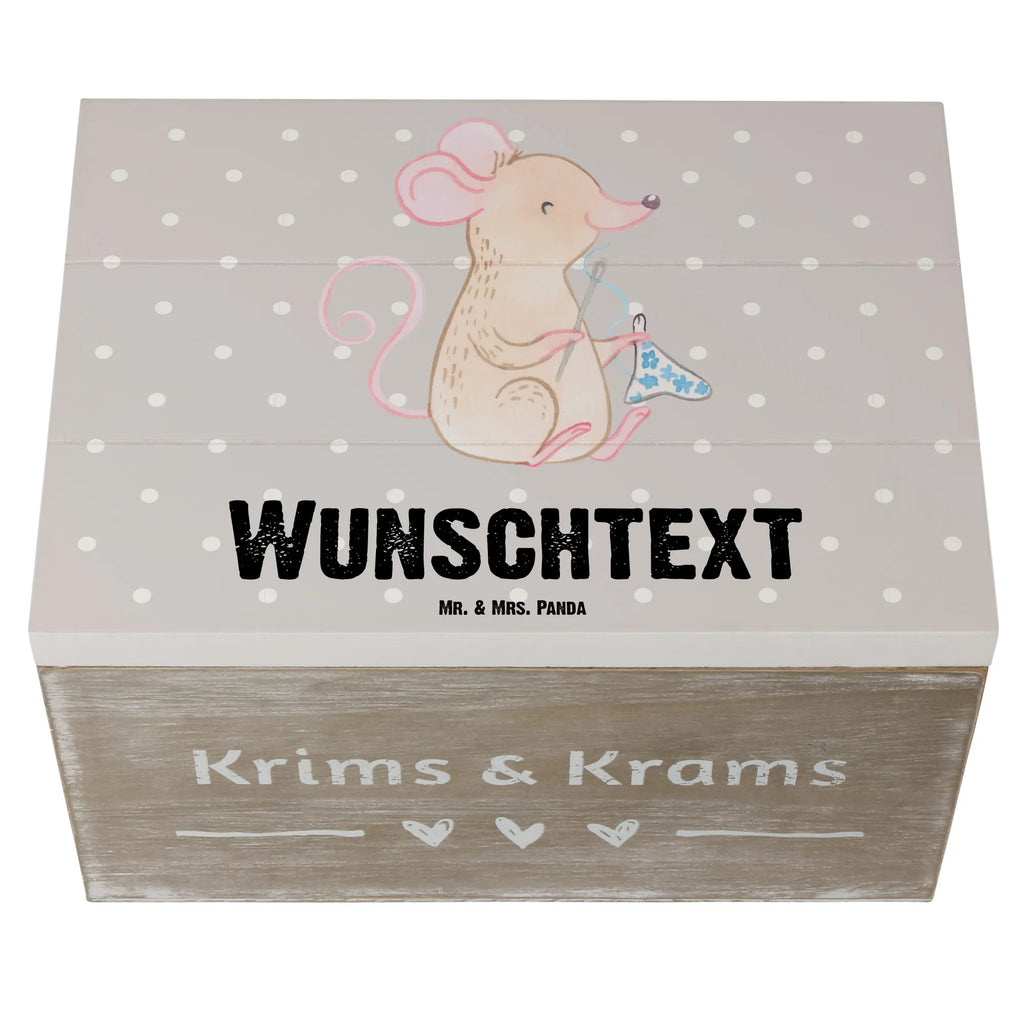Personalised wooden chest Mouse Sew GEschenkdose personalisiert, Aufbewahrungsbox Personalisiert, Schatulle Personalisiert, Truhe Personalisiert, Kiste Personalisiert, Holzkiste mit Namen, Erinnerungsbox Personalisiert, Schatzkiste mit Namen, mit Namen, Kiste mit Namen, Schatulle mit Namen, Aufbewahrungsbox mit Namen, Dekokiste mit Namen, Dekokiste Personalisiert, Geschenkbox personalisiert, Holzkiste Personalisiert, Erinnerungsbox mit Namen, Erinnerungskiste, Erinnerungskiste Personalisiert, Schatzkiste Personalisiert, Truhe mit Namen, Geschenk, Sport, Sportart, Hobby, Schenken, Danke, Dankeschön, Auszeichnung, Gewinn, Sportler, kreatives Hobby, DIY, Nähmaschine, Nähkurs, Nähen