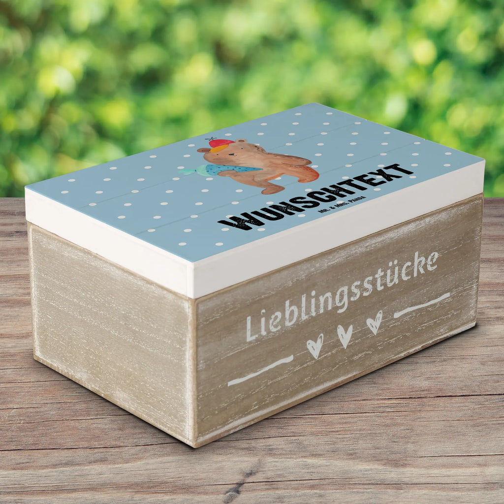 Personalizowane drewniane pudełko Niedźwiedź Torebka szkolna Erinnerungskiste Personalisiert, Erinnerungsbox mit Namen, Holzkiste Personalisiert, mit Namen, Erinnerungsbox Personalisiert, Kiste mit Namen, Schatulle Personalisiert, Kiste Personalisiert, Schatzkiste Personalisiert, Geschenkbox Personalisiert, Holzkiste mit Namen, Dekokiste Personalisiert, Truhe mit Namen, GEschenkdose Personalisiert, Aufbewahrungsbox mit Namen, Aufbewahrungsbox Personalisiert, Truhe Personalisiert, Dekokiste mit Namen, Schatulle mit Namen, Schatzkiste mit Namen, Teddy, Bär, Teddybär, Erster Schultag Geschenk, Schulanfang, Bär Motiv, Einschulung Geschenk, Schultüte, Schulbeginn, Schule Geschenk, Grundschule
