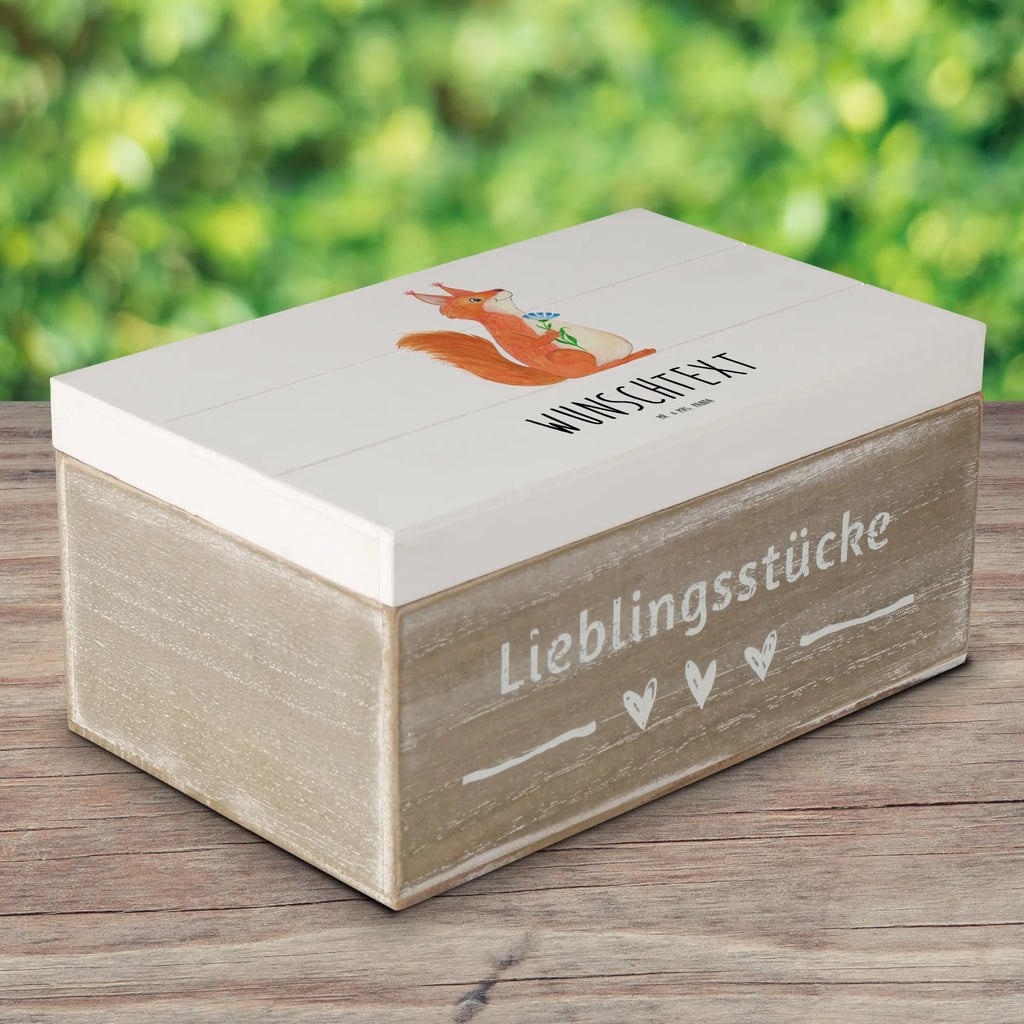 Personalisierte Holzkiste Eichhörnchen Blume Erinnerungsbox mit Namen, Kiste Personalisiert, Dekokiste Personalisiert, Truhe Personalisiert, Schatulle Personalisiert, Schatzkiste mit Namen, Kiste mit Namen, Aufbewahrungsbox Personalisiert, Holzkiste Personalisiert, Dekokiste mit Namen, Erinnerungskiste, Geschenkbox personalisiert, Erinnerungsbox Personalisiert, Schatulle mit Namen, Aufbewahrungsbox mit Namen, Schatzkiste Personalisiert, GEschenkdose personalisiert, Truhe mit Namen, mit Namen, Holzkiste mit Namen, Erinnerungskiste Personalisiert, Tiermotive, Gute Laune, lustige Sprüche, Tiere, Spruch Deko, glücklich Spruch, Motivation Sprüche, Lachen, Spaß, Eichhorn, Spruch positiv, Eichhörnchen, Motivation Bilder