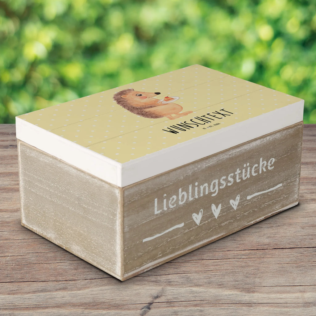 Personalisierte Holzkiste Igel Kuchenstück Kiste Personalisiert, Aufbewahrungsbox mit Namen, Holzkiste mit Namen, mit Namen, Schatzkiste mit Namen, Truhe mit Namen, Truhe Personalisiert, Erinnerungsbox mit Namen, Erinnerungskiste Personalisiert, Kiste mit Namen, GEschenkdose Personalisiert, Erinnerungsbox Personalisiert, Schatulle mit Namen, Aufbewahrungsbox Personalisiert, Schatzkiste Personalisiert, Geschenkbox Personalisiert, Dekokiste Personalisiert, Schatulle Personalisiert, Dekokiste mit Namen, Holzkiste Personalisiert, Lustige Sprüche, Tiere, Tiermotive, Gute Laune, Kuchen, Igel, Backen Geschenk, Torte, Kuchen Backen, Geburtstagskuchen, Essen Spruch, Einladung Party