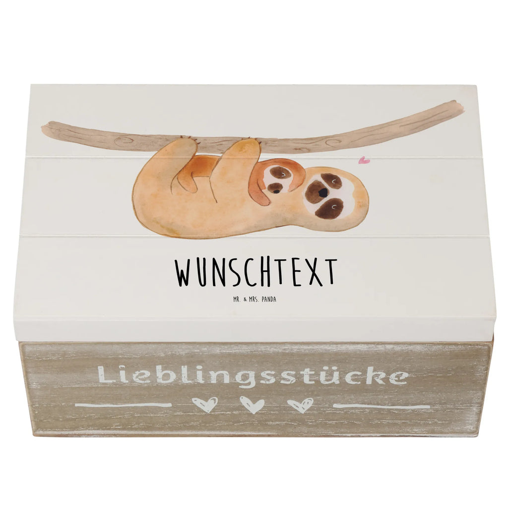 Personalisierte Holzkiste Faultier Kind Holzkiste mit Namen, Aufbewahrungsbox Personalisiert, Schatzkiste mit Namen, Erinnerungskiste Personalisiert, GEschenkdose Personalisiert, mit Namen, Truhe mit Namen, Schatulle mit Namen, Holzkiste Personalisiert, Truhe Personalisiert, Erinnerungsbox mit Namen, Dekokiste mit Namen, Kiste mit Namen, Schatzkiste Personalisiert, Dekokiste Personalisiert, Schatulle Personalisiert, Kiste Personalisiert, Geschenkbox Personalisiert, Aufbewahrungsbox mit Namen, Erinnerungsbox Personalisiert, Faultier, Faultier Deko, Faultier Geschenk, Liebe, Baby, Geburt, Spaß, Mama, Mutter, Niedlichkeit, Kinder, Kind, Faulheit