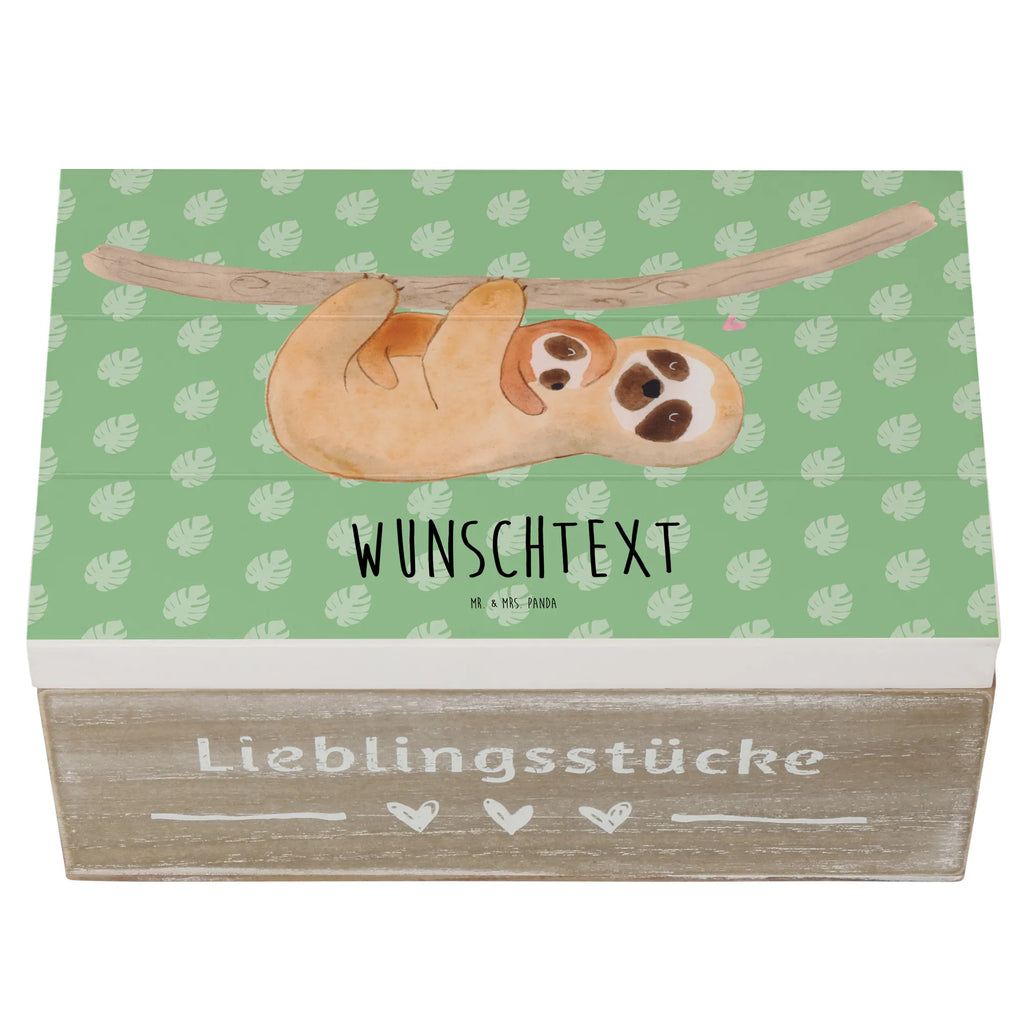 Personalisierte Holzkiste Faultier Kind Holzkiste mit Namen, Aufbewahrungsbox Personalisiert, Schatzkiste mit Namen, Erinnerungskiste Personalisiert, GEschenkdose Personalisiert, mit Namen, Truhe mit Namen, Schatulle mit Namen, Holzkiste Personalisiert, Truhe Personalisiert, Erinnerungsbox mit Namen, Dekokiste mit Namen, Kiste mit Namen, Schatzkiste Personalisiert, Dekokiste Personalisiert, Schatulle Personalisiert, Kiste Personalisiert, Geschenkbox Personalisiert, Aufbewahrungsbox mit Namen, Erinnerungsbox Personalisiert, Faultier, Faultier Deko, Faultier Geschenk, Liebe, Baby, Geburt, Spaß, Mama, Mutter, Niedlichkeit, Kinder, Kind, Faulheit