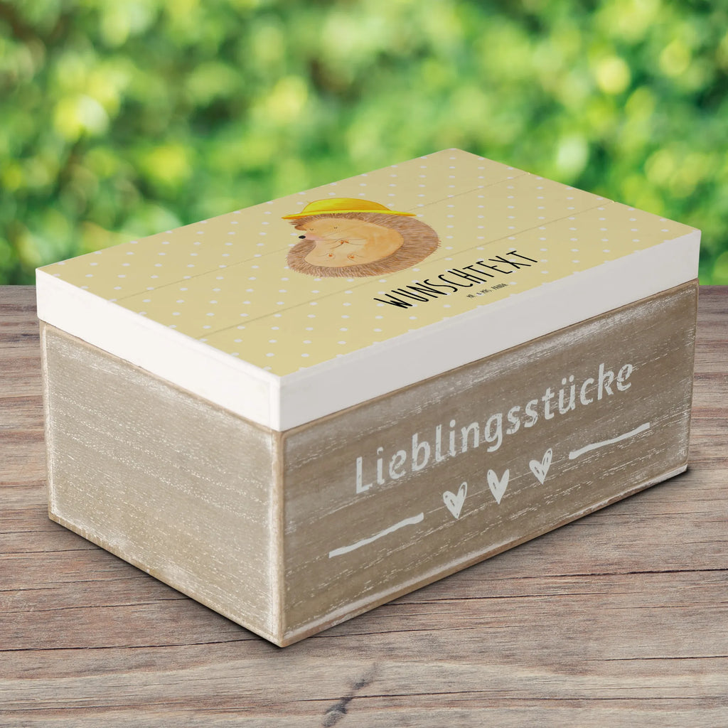Personalised wooden chest Hedgehog Pray Holzkiste mit Namen, Geschenkbox Personalisiert, Dekokiste mit Namen, Kiste mit Namen, Erinnerungsbox mit Namen, Aufbewahrungsbox Personalisiert, Truhe Personalisiert, Truhe mit Namen, Erinnerungskiste Personalisiert, GEschenkdose Personalisiert, mit Namen, Aufbewahrungsbox mit Namen, Schatulle Personalisiert, Erinnerungsbox Personalisiert, Dekokiste Personalisiert, Schatzkiste Personalisiert, Schatulle mit Namen, Kiste Personalisiert, Holzkiste Personalisiert, Schatzkiste mit Namen, Lustige Sprüche, Tiere, Tiermotive, Gute Laune, Beten, Leben, Gott, Dankbar sein, Igel mit Hut, Dankbar, Sonnenhut, Igel, Amen, Dankbarkeit, Genießen
