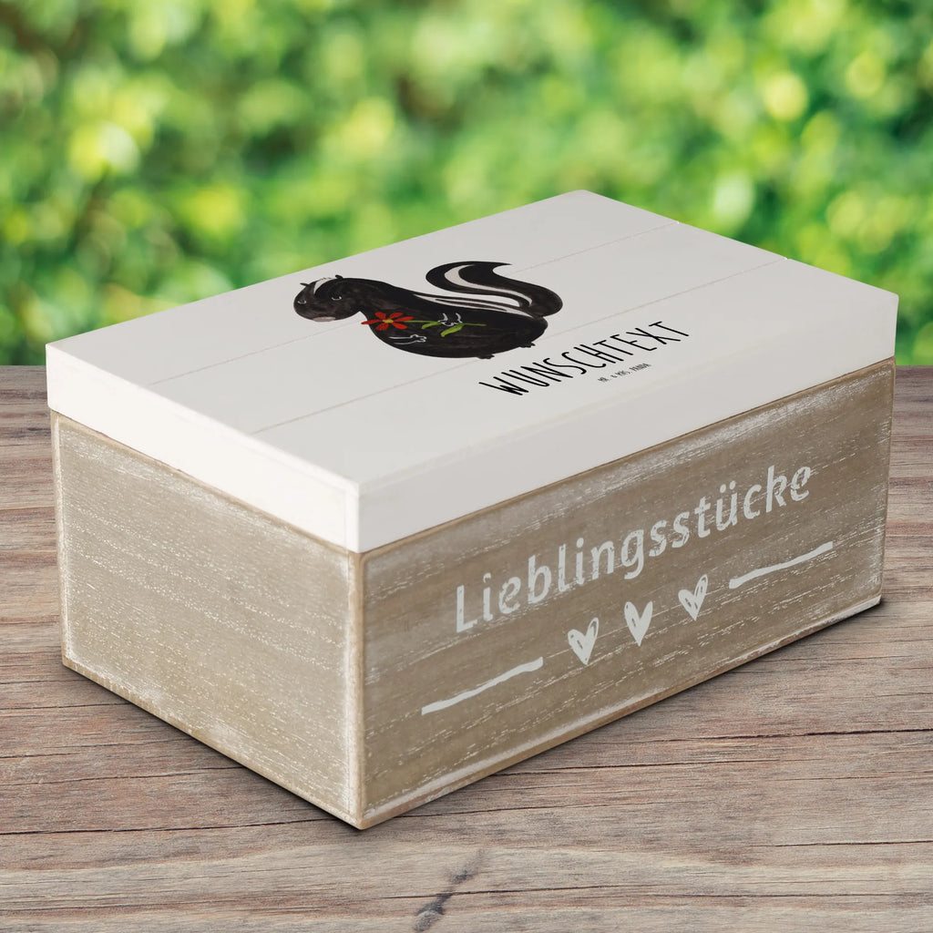 Personalisierte Holzkiste Stinktier Blume Erinnerungsbox Personalisiert, Schatzkiste Personalisiert, mit Namen, Aufbewahrungsbox Personalisiert, Geschenkbox Personalisiert, Aufbewahrungsbox mit Namen, Kiste Personalisiert, Truhe Personalisiert, Dekokiste mit Namen, Truhe mit Namen, Dekokiste Personalisiert, Erinnerungsbox mit Namen, Erinnerungskiste Personalisiert, Holzkiste Personalisiert, Holzkiste mit Namen, Schatulle Personalisiert, Kiste mit Namen, GEschenkdose Personalisiert, Schatulle mit Namen, Schatzkiste mit Namen, Stinktier, Skunk, Tagträumer, Stinki, Stinker, Träume, Dreams, Raubtier, Verträumt, Wildtier