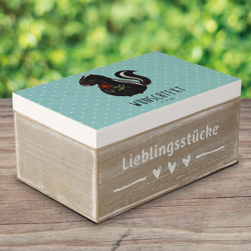 Personalisierte Holzkiste Stinktier Blume Erinnerungsbox Personalisiert, Schatzkiste Personalisiert, mit Namen, Aufbewahrungsbox Personalisiert, Geschenkbox Personalisiert, Aufbewahrungsbox mit Namen, Kiste Personalisiert, Truhe Personalisiert, Dekokiste mit Namen, Truhe mit Namen, Dekokiste Personalisiert, Erinnerungsbox mit Namen, Erinnerungskiste Personalisiert, Holzkiste Personalisiert, Holzkiste mit Namen, Schatulle Personalisiert, Kiste mit Namen, GEschenkdose Personalisiert, Schatulle mit Namen, Schatzkiste mit Namen, Stinktier, Skunk, Tagträumer, Stinki, Stinker, Träume, Dreams, Raubtier, Verträumt, Wildtier
