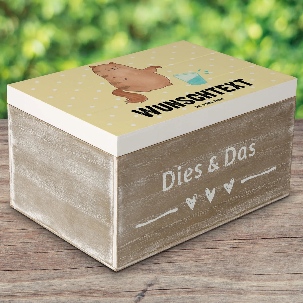 Personalisierte Holzkiste Katze Wasserglas Kiste Personalisiert, Truhe mit Namen, mit Namen, Kiste mit Namen, Erinnerungsbox Personalisiert, Erinnerungskiste, Aufbewahrungsbox mit Namen, Erinnerungskiste Personalisiert, Erinnerungsbox mit Namen, Dekokiste Personalisiert, Schatzkiste mit Namen, GEschenkdose personalisiert, Schatzkiste Personalisiert, Schatulle Personalisiert, Dekokiste mit Namen, Holzkiste mit Namen, Holzkiste Personalisiert, Truhe Personalisiert, Aufbewahrungsbox Personalisiert, Schatulle mit Namen, Geschenkbox personalisiert, Katze, Katzenmotiv, Katzenfan, Katzendeko, Katzenfreund, Katzenliebhaber, Katzenprodukte, Katzenartikel, Katzenaccessoires, Katzensouvenirs, Katzenliebhaberprodukte, Katzenmotive, Haustier, Katzenhalter, Mietze, Cat, Katzen, Cats, Katzenbesitzerin, Wasser, Kater, Glas