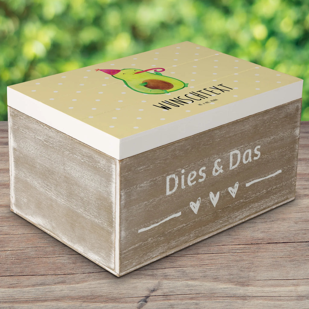Personalised wooden chest avocado Celebration Holzkiste mit Namen, Kiste mit Namen, Holzkiste Personalisiert, Aufbewahrungsbox mit Namen, Geschenkbox Personalisiert, Kiste Personalisiert, Erinnerungskiste Personalisiert, Schatzkiste mit Namen, Aufbewahrungsbox Personalisiert, Schatulle mit Namen, Dekokiste mit Namen, Truhe mit Namen, Schatzkiste Personalisiert, mit Namen, Truhe Personalisiert, GEschenkdose Personalisiert, Erinnerungsbox Personalisiert, Schatulle Personalisiert, Erinnerungsbox mit Namen, Dekokiste Personalisiert, Veggie, Vegan, Gesund, Avocado, Gute Laune, Feier, Party, Feierlichkeit, Tröte, Geburtstag, Fete