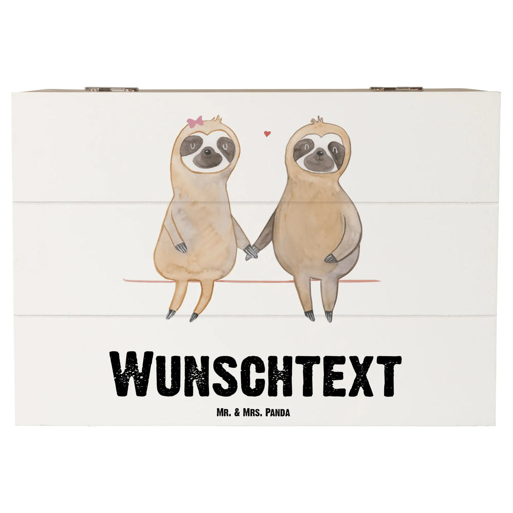 Personalisierte Holzkiste Faultier Pärchen Schatzkiste Personalisiert, Holzkiste mit Namen, Dekokiste Personalisiert, Truhe mit Namen, Truhe Personalisiert, Dekokiste mit Namen, Holzkiste Personalisiert, Aufbewahrungsbox mit Namen, Erinnerungsbox Personalisiert, Erinnerungsbox mit Namen, mit Namen, Aufbewahrungsbox Personalisiert, Erinnerungskiste Personalisiert, GEschenkdose Personalisiert, Schatulle Personalisiert, Schatzkiste mit Namen, Geschenkbox Personalisiert, Schatulle mit Namen, Kiste Personalisiert, Kiste mit Namen, Faultier, Faultier Deko, Faultier Geschenk, Gemeinsam, Liebe, Faultierliebe, Liebespaar, Verlobt, Langsamkeit, Verliebt, Beziehung, Relaxen, faul, Lieblingstier, Faultierpärchen, Pärchen, Faultiere