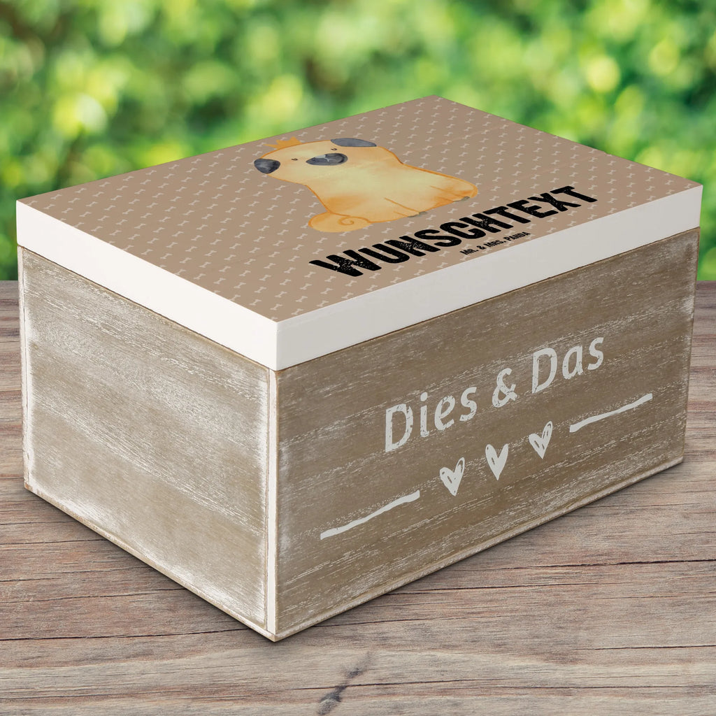 Personalizowane drewniane pudełko mops korona Aufbewahrungsbox Personalisiert, Holzkiste Personalisiert, mit Namen, Kiste Personalisiert, Kiste mit Namen, Geschenkbox Personalisiert, Dekokiste mit Namen, Erinnerungsbox Personalisiert, Schatzkiste Personalisiert, Aufbewahrungsbox mit Namen, Erinnerungskiste Personalisiert, Dekokiste Personalisiert, Holzkiste mit Namen, Truhe mit Namen, Erinnerungsbox mit Namen, Schatulle Personalisiert, Schatulle mit Namen, Truhe Personalisiert, GEschenkdose Personalisiert, Schatzkiste mit Namen, Tierliebhaber, Haustier, Hund, Hundemotiv, Sprüche, Hundebesitzer, Hunderasse, Mops, Allergisch, Hundebesitzer. Spruch, Hausregel, Kinderlos, Lustig