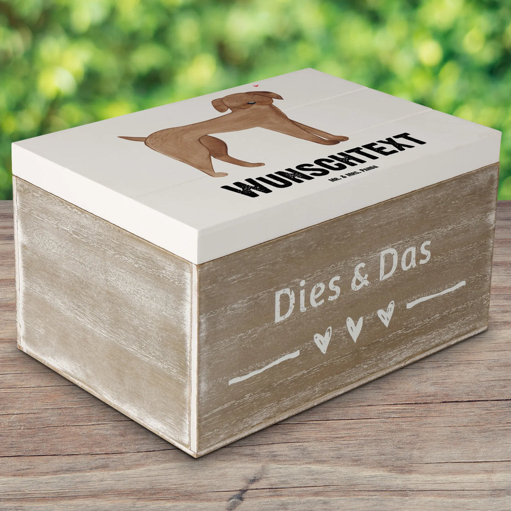 Personalisierte Holzkiste Hund Dogge mit Namen, Schatzkiste Personalisiert, Kiste mit Namen, Geschenkbox Personalisiert, Truhe Personalisiert, Dekokiste Personalisiert, Schatzkiste mit Namen, Erinnerungskiste Personalisiert, GEschenkdose Personalisiert, Holzkiste mit Namen, Kiste Personalisiert, Erinnerungsbox mit Namen, Schatulle Personalisiert, Truhe mit Namen, Aufbewahrungsbox mit Namen, Holzkiste Personalisiert, Dekokiste mit Namen, Aufbewahrungsbox Personalisiert, Schatulle mit Namen, Erinnerungsbox Personalisiert, Sprüche, Hund, Hunderasse, Hundebesitzer, Hundemotiv, Haustier, Tierliebhaber, Dogge, Hunde, Great Dane, Deutsche Dogge