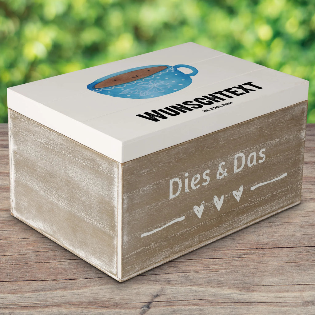 Personalizowane drewniane pudełko Kawa kubek Erinnerungsbox mit Namen, Holzkiste Personalisiert, Kiste mit Namen, Schatzkiste Personalisiert, Aufbewahrungsbox mit Namen, Truhe Personalisiert, Schatzkiste mit Namen, Dekokiste mit Namen, GEschenkdose Personalisiert, Geschenkbox Personalisiert, mit Namen, Holzkiste mit Namen, Erinnerungskiste Personalisiert, Truhe mit Namen, Schatulle Personalisiert, Dekokiste Personalisiert, Kiste Personalisiert, Schatulle mit Namen, Erinnerungsbox Personalisiert, Aufbewahrungsbox Personalisiert, Lustige Sprüche, Tiere, Tiermotive, Gute Laune, Geschmack, Kaffee, Glücklich, Tasse, Genuss, Liebe