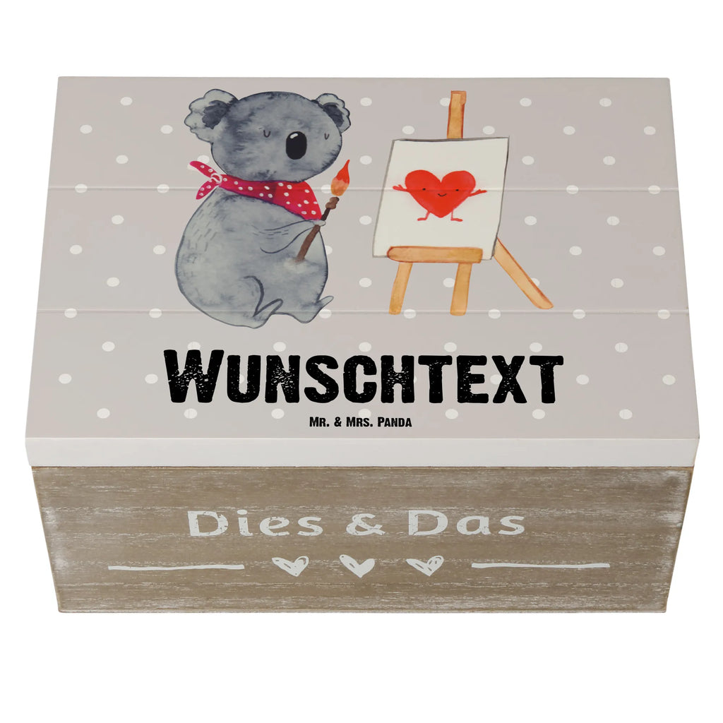 Personalised wooden chest Koala bear Artist Truhe mit Namen, Holzkiste Personalisiert, Dekokiste mit Namen, Erinnerungskiste Personalisiert, Erinnerungsbox Personalisiert, Erinnerungsbox mit Namen, Kiste Personalisiert, Aufbewahrungsbox mit Namen, Geschenkbox Personalisiert, Truhe Personalisiert, Kiste mit Namen, Schatzkiste Personalisiert, Schatulle mit Namen, Dekokiste Personalisiert, Holzkiste mit Namen, mit Namen, Aufbewahrungsbox Personalisiert, GEschenkdose Personalisiert, Schatzkiste mit Namen, Schatulle Personalisiert, Koala, Koalabär, Liebe, Liebesgeschenk, Zeichnen, Gefühle, Liebensbeweis, Künstler