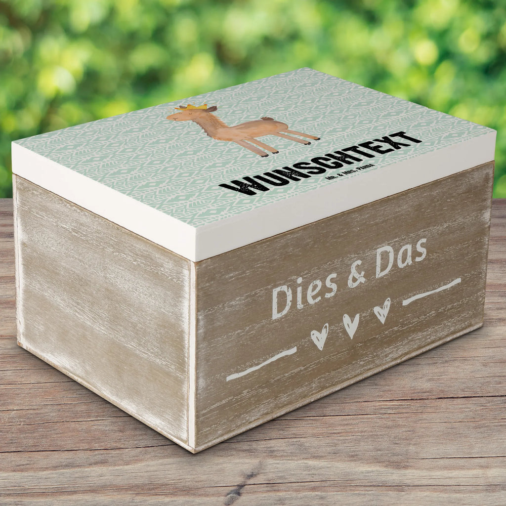 Personalisierte Holzkiste Lama König Erinnerungsbox Personalisiert, Schatulle mit Namen, Schatulle Personalisiert, Kiste mit Namen, Dekokiste Personalisiert, Schatzkiste Personalisiert, Dekokiste mit Namen, Erinnerungsbox mit Namen, Holzkiste Personalisiert, Kiste Personalisiert, Erinnerungskiste Personalisiert, GEschenkdose Personalisiert, Schatzkiste mit Namen, Truhe mit Namen, mit Namen, Geschenkbox Personalisiert, Truhe Personalisiert, Holzkiste mit Namen, Aufbewahrungsbox Personalisiert, Aufbewahrungsbox mit Namen, Lama, Alpaka, Kollegin, Freundin, Abitur, Büro Kollege, Abi, Mama, Chef, Königin, Vorgesetzter, Papa, Lamas, König