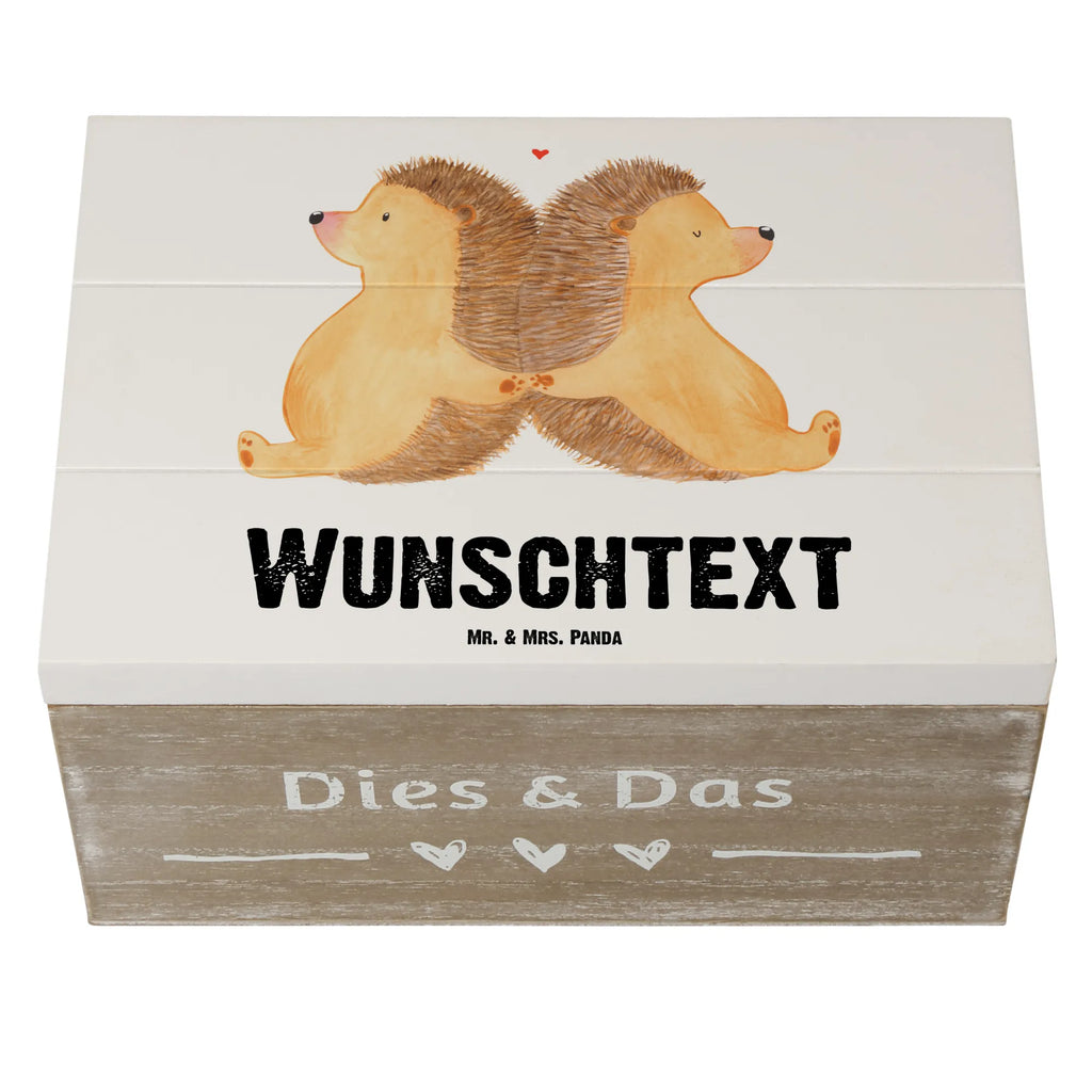 Personalisierte Holzkiste Igel händchenhaltend Erinnerungskiste Personalisiert, Geschenkbox Personalisiert, Schatulle Personalisiert, Holzkiste Personalisiert, Kiste Personalisiert, Schatulle mit Namen, Truhe mit Namen, Erinnerungsbox Personalisiert, Kiste mit Namen, Aufbewahrungsbox Personalisiert, Aufbewahrungsbox mit Namen, mit Namen, Dekokiste Personalisiert, Dekokiste mit Namen, Erinnerungsbox mit Namen, Schatzkiste mit Namen, Truhe Personalisiert, Schatzkiste Personalisiert, GEschenkdose Personalisiert, Holzkiste mit Namen, Partner, Ehemann, Heiratsantrag, Ehefrau, Liebe, Freund, Hocheitstag, Liebesgeschenk, Jahrestag, Freundin, Heiraten, Verlobung, Igelliebe, Geschenk für Zwei, Liebesbeweis, Lieblingsmensch, Love, Hand in Hand, Große Liebe, Igel, Liebesbotschaft, Gemeinsamkeit, Hochzeit