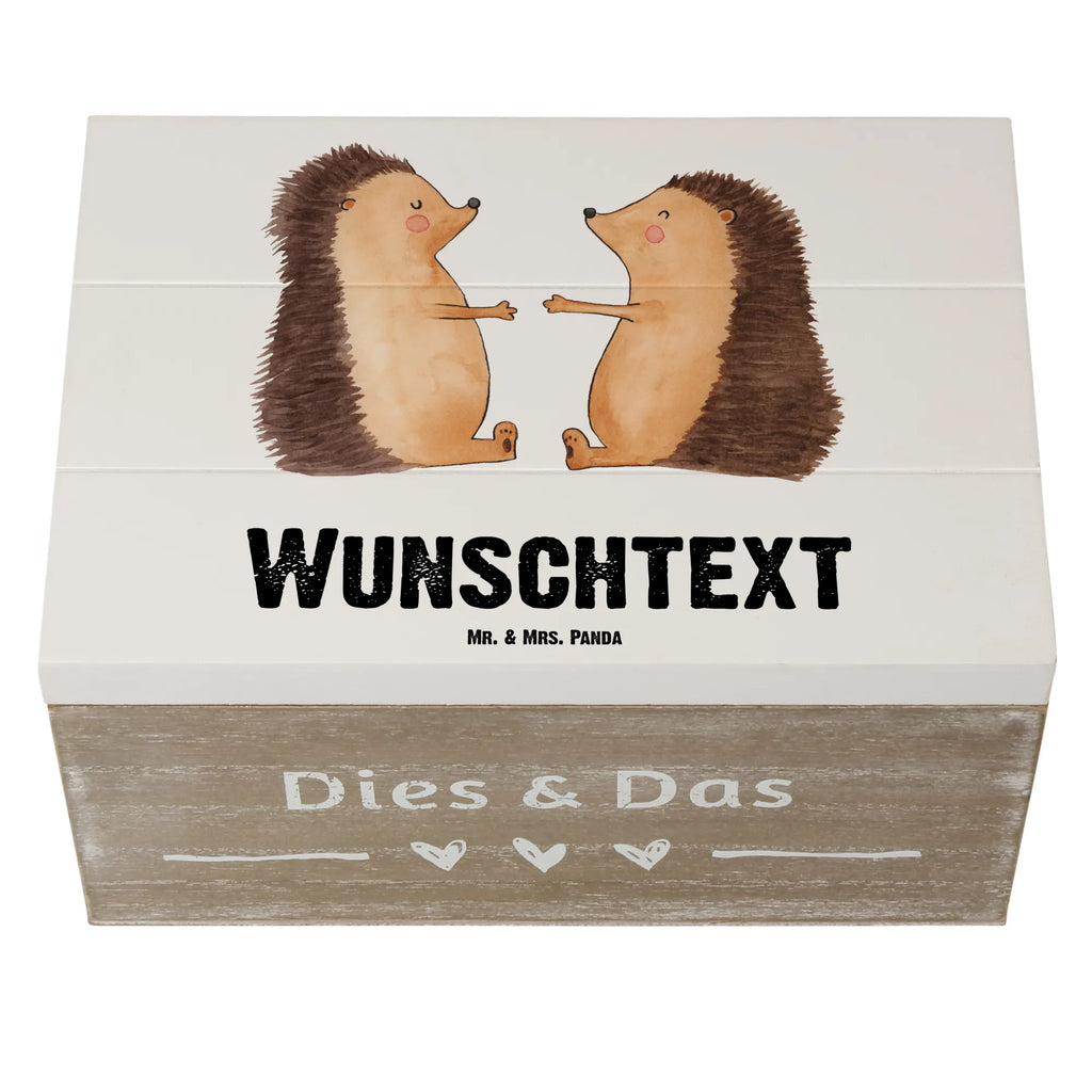 Personalisierte Holzkiste Igel Liebe Dekokiste mit Namen, Dekokiste Personalisiert, Geschenkbox personalisiert, Schatulle mit Namen, Erinnerungsbox mit Namen, Schatzkiste Personalisiert, Holzkiste Personalisiert, Truhe mit Namen, Erinnerungskiste Personalisiert, mit Namen, Erinnerungsbox Personalisiert, Schatulle Personalisiert, Aufbewahrungsbox mit Namen, Truhe Personalisiert, Erinnerungskiste, GEschenkdose personalisiert, Aufbewahrungsbox Personalisiert, Schatzkiste mit Namen, Holzkiste mit Namen, Kiste Personalisiert, Kiste mit Namen, Liebe, Partner, Freund, Freundin, Ehemann, Ehefrau, Heiraten, Verlobung, Heiratsantrag, Liebesgeschenk, Jahrestag, Hocheitstag, Liebesbeweis, Hochzeit, Verlobt, Verheiratet, Hochzeitstag, Igel, Geschenk, Verliebt