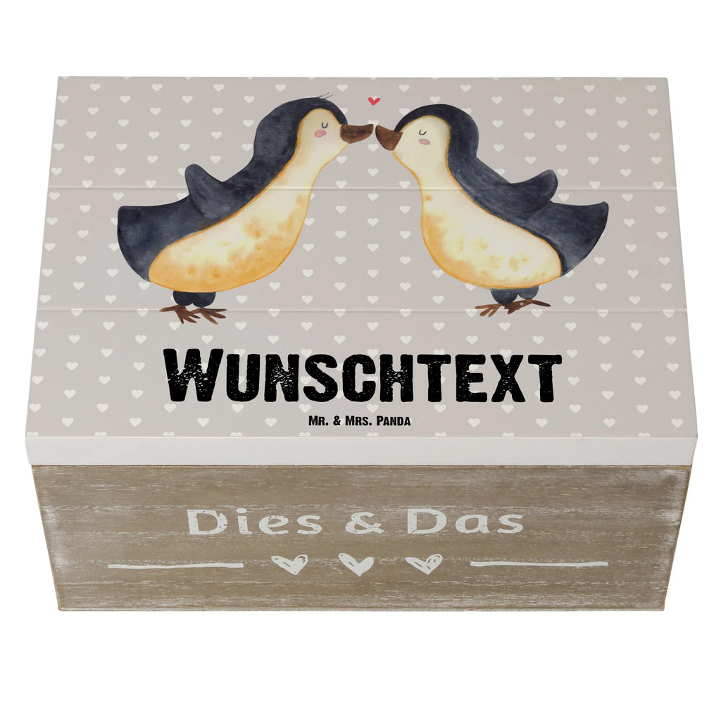 Personalisierte Holzkiste Pinguin Liebe Holzkiste mit Namen, Dekokiste Personalisiert, Aufbewahrungsbox mit Namen, Holzkiste Personalisiert, Erinnerungsbox Personalisiert, Schatulle Personalisiert, Kiste Personalisiert, GEschenkdose personalisiert, Schatzkiste mit Namen, Aufbewahrungsbox Personalisiert, Erinnerungskiste Personalisiert, Dekokiste mit Namen, Erinnerungskiste, Truhe Personalisiert, Kiste mit Namen, Erinnerungsbox mit Namen, Schatzkiste Personalisiert, Geschenkbox personalisiert, Truhe mit Namen, mit Namen, Schatulle mit Namen, Liebe, Partner, Freund, Freundin, Ehemann, Ehefrau, Heiraten, Verlobung, Heiratsantrag, Liebesgeschenk, Jahrestag, Hocheitstag, Geschenk Hochzeitstag, Pinguin, Hochzeitstag, Verlobter, Verlobte, Pinguinpaar, Pinguin Paar, Geschenkidee, Love, Liebesspruch, Hochzeit, Geschenk Freundin, Pinguine, Paar, Geschenk Freund, Liebesbeweis, Gastgeschenk, Pärchen. Liebespaar, Pinguin Liebe