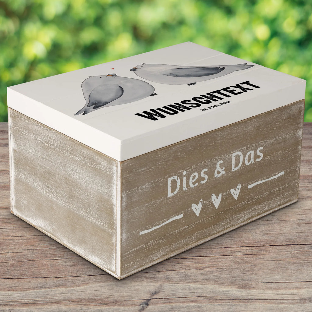 Personalised wooden chest Turtledoves in love Dekokiste mit Namen, Erinnerungskiste Personalisiert, Geschenkbox personalisiert, Kiste mit Namen, Erinnerungskiste, Erinnerungsbox Personalisiert, Schatulle mit Namen, Erinnerungsbox mit Namen, Dekokiste Personalisiert, Holzkiste Personalisiert, Holzkiste mit Namen, Schatulle Personalisiert, Truhe mit Namen, Truhe Personalisiert, Kiste Personalisiert, Aufbewahrungsbox mit Namen, Aufbewahrungsbox Personalisiert, Schatzkiste Personalisiert, GEschenkdose personalisiert, Schatzkiste mit Namen, mit Namen, Partner, Ehemann, Heiratsantrag, Ehefrau, Liebe, Freund, Hocheitstag, Liebesgeschenk, Jahrestag, Freundin, Heiraten, Verlobung, Turteltäubchen, Verheiratet, Tauben, Liebesbeweis, Hochzeitstag, Verliebt, Turteltauben, Geschenk Freundin, Geschenk Freund, Verlobt, Geschenk Hochzeit
