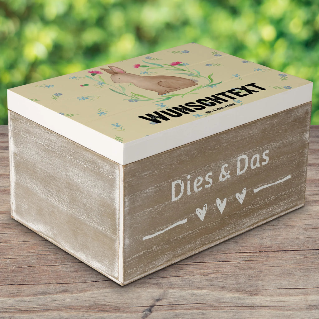 Personalizowane drewniane pudełko zając siedzenie Erinnerungsbox Personalisiert, GEschenkdose Personalisiert, Schatulle Personalisiert, Geschenkbox Personalisiert, Aufbewahrungsbox Personalisiert, Truhe mit Namen, Erinnerungsbox mit Namen, Schatzkiste Personalisiert, Kiste mit Namen, Erinnerungskiste Personalisiert, Holzkiste Personalisiert, Dekokiste Personalisiert, mit Namen, Truhe Personalisiert, Schatzkiste mit Namen, Kiste Personalisiert, Dekokiste mit Namen, Schatulle mit Namen, Holzkiste mit Namen, Aufbewahrungsbox mit Namen, Ostern Geschenk, Osterdeko, Geschenke zu Ostern, Ostergeschenke Kinder, Osterhase, Ostergeschenke, Ostern Kinder, Ostern, Osternest, Ostergrüße, Liebe, Osterblume, Grüße, Kaninchen, Hase, Frohe Ostern