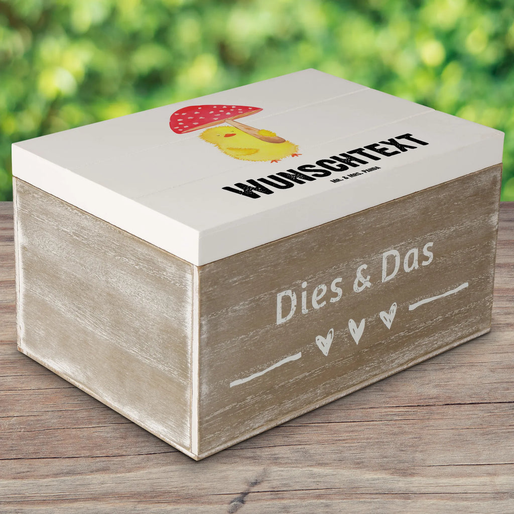 Personalisierte Holzkiste Küken Fliegenpilz Holzkiste Personalisiert, Aufbewahrungsbox mit Namen, Schatulle Personalisiert, Geschenkbox Personalisiert, Truhe Personalisiert, Truhe mit Namen, Holzkiste mit Namen, Erinnerungsbox mit Namen, Aufbewahrungsbox Personalisiert, Kiste mit Namen, Schatulle mit Namen, GEschenkdose Personalisiert, Schatzkiste mit Namen, Dekokiste Personalisiert, Schatzkiste Personalisiert, mit Namen, Erinnerungsbox Personalisiert, Dekokiste mit Namen, Erinnerungskiste Personalisiert, Kiste Personalisiert, Ostern Geschenk, Osterdeko, Ostern, Ostergeschenke, Ostergeschenke Kinder, Geschenke zu Ostern, Ostern Kinder, Osterhase, Osternest, Fliegenpilz, Frohe Ostern, Küken, Glückspilz, Ostergrüße