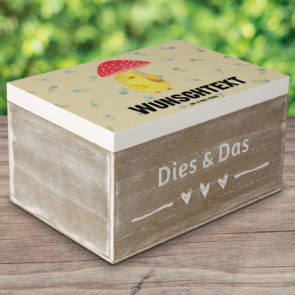 Personalisierte Holzkiste Küken Fliegenpilz Holzkiste Personalisiert, Aufbewahrungsbox mit Namen, Schatulle Personalisiert, Geschenkbox Personalisiert, Truhe Personalisiert, Truhe mit Namen, Holzkiste mit Namen, Erinnerungsbox mit Namen, Aufbewahrungsbox Personalisiert, Kiste mit Namen, Schatulle mit Namen, GEschenkdose Personalisiert, Schatzkiste mit Namen, Dekokiste Personalisiert, Schatzkiste Personalisiert, mit Namen, Erinnerungsbox Personalisiert, Dekokiste mit Namen, Erinnerungskiste Personalisiert, Kiste Personalisiert, Ostern Geschenk, Osterdeko, Ostern, Ostergeschenke, Ostergeschenke Kinder, Geschenke zu Ostern, Ostern Kinder, Osterhase, Osternest, Fliegenpilz, Frohe Ostern, Küken, Glückspilz, Ostergrüße