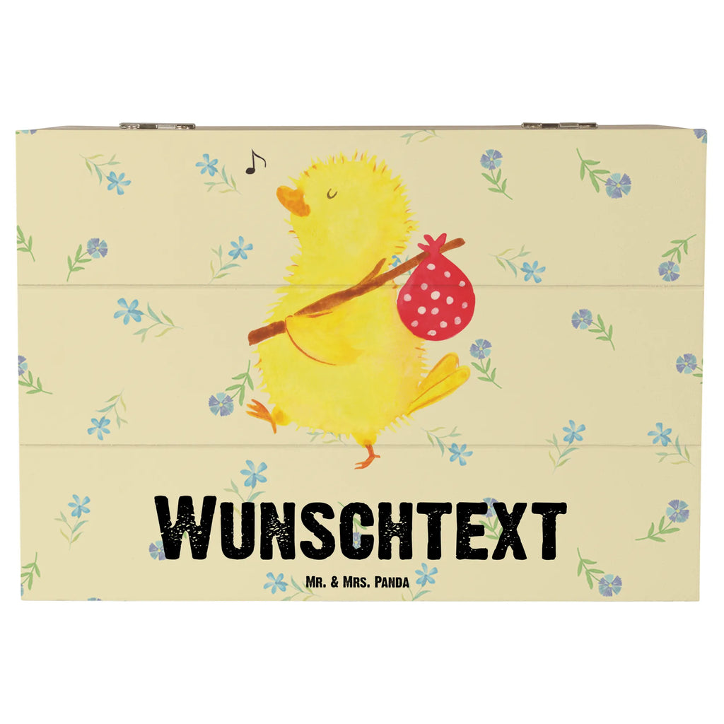 Personalisierte Holzkiste Küken Wanderer Schatulle Personalisiert, Kiste Personalisiert, Geschenkbox Personalisiert, Schatzkiste mit Namen, Holzkiste Personalisiert, Schatulle mit Namen, Dekokiste Personalisiert, Holzkiste mit Namen, Dekokiste mit Namen, GEschenkdose Personalisiert, Kiste mit Namen, Truhe mit Namen, Erinnerungsbox Personalisiert, Aufbewahrungsbox Personalisiert, mit Namen, Erinnerungsbox mit Namen, Truhe Personalisiert, Aufbewahrungsbox mit Namen, Erinnerungskiste Personalisiert, Schatzkiste Personalisiert, Ostern Geschenk, Osterdeko, Geschenke zu Ostern, Ostergeschenke Kinder, Osterhase, Ostergeschenke, Ostern Kinder, Ostern, Osternest, Grüße, Freude, Reisen, Backpacker, Ei, Ostereier, Ostergrüße, Liebe Grüße, Frühlingsgefühle, Zeit, Osterei, Wunder, Weltenbummler, Flausen, Frohe Ostern, Küken, Zeitmanagement