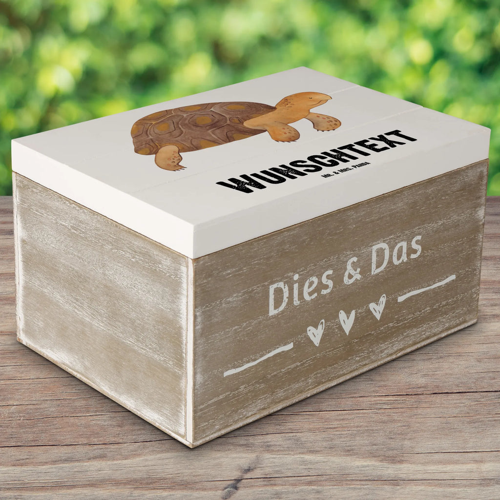 Personalised wooden chest tortoise March Truhe mit Namen, Schatulle mit Namen, Dekokiste mit Namen, Holzkiste Personalisiert, Dekokiste Personalisiert, Kiste Personalisiert, Aufbewahrungsbox Personalisiert, Schatzkiste mit Namen, Erinnerungsbox mit Namen, Kiste mit Namen, Holzkiste mit Namen, Geschenkbox Personalisiert, Aufbewahrungsbox mit Namen, Schatzkiste Personalisiert, GEschenkdose Personalisiert, Erinnerungsbox Personalisiert, mit Namen, Schatulle Personalisiert, Erinnerungskiste Personalisiert, Truhe Personalisiert, Urlaub, Meerestiere, Meer, Schildkröten, Get Lost, Motivation, Abenteuer, Schildkröte, Lieblingsmensch, Neustart, Reiselust, Inspiration