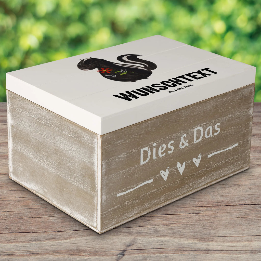 Personalisierte Holzkiste Stinktier Blume Erinnerungsbox Personalisiert, Schatzkiste Personalisiert, mit Namen, Aufbewahrungsbox Personalisiert, Geschenkbox Personalisiert, Aufbewahrungsbox mit Namen, Kiste Personalisiert, Truhe Personalisiert, Dekokiste mit Namen, Truhe mit Namen, Dekokiste Personalisiert, Erinnerungsbox mit Namen, Erinnerungskiste Personalisiert, Holzkiste Personalisiert, Holzkiste mit Namen, Schatulle Personalisiert, Kiste mit Namen, GEschenkdose Personalisiert, Schatulle mit Namen, Schatzkiste mit Namen, Stinktier, Skunk, Tagträumer, Stinki, Stinker, Träume, Dreams, Raubtier, Verträumt, Wildtier
