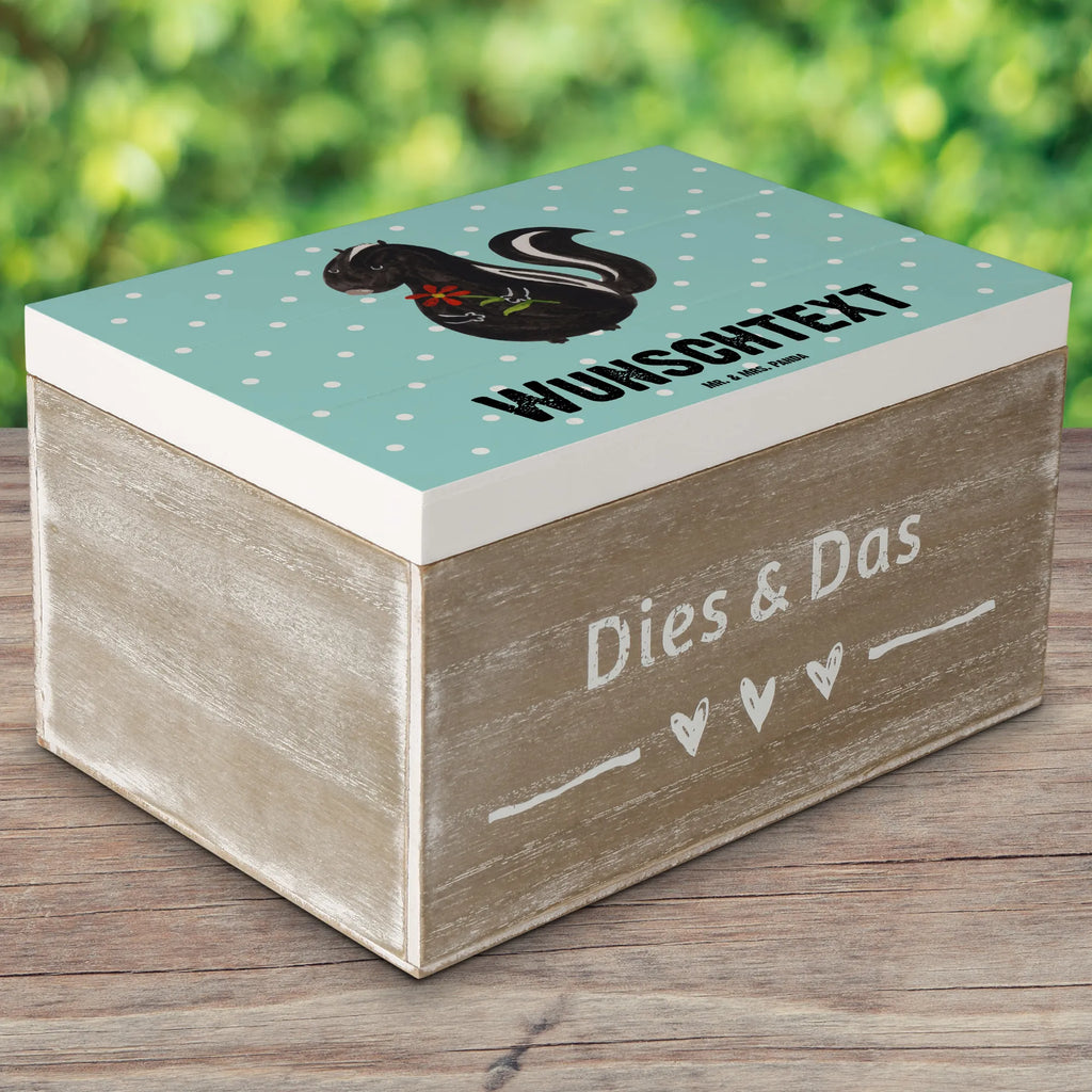 Personalisierte Holzkiste Stinktier Blume Erinnerungsbox Personalisiert, Schatzkiste Personalisiert, mit Namen, Aufbewahrungsbox Personalisiert, Geschenkbox Personalisiert, Aufbewahrungsbox mit Namen, Kiste Personalisiert, Truhe Personalisiert, Dekokiste mit Namen, Truhe mit Namen, Dekokiste Personalisiert, Erinnerungsbox mit Namen, Erinnerungskiste Personalisiert, Holzkiste Personalisiert, Holzkiste mit Namen, Schatulle Personalisiert, Kiste mit Namen, GEschenkdose Personalisiert, Schatulle mit Namen, Schatzkiste mit Namen, Stinktier, Skunk, Tagträumer, Stinki, Stinker, Träume, Dreams, Raubtier, Verträumt, Wildtier