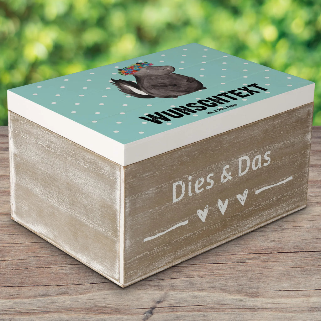 Personalizowane drewniane pudełko skunks dziewczynka Schatulle mit Namen, Geschenkbox Personalisiert, Schatzkiste mit Namen, Kiste Personalisiert, Holzkiste mit Namen, Erinnerungsbox mit Namen, Kiste mit Namen, mit Namen, GEschenkdose Personalisiert, Schatulle Personalisiert, Erinnerungsbox Personalisiert, Dekokiste Personalisiert, Aufbewahrungsbox Personalisiert, Dekokiste mit Namen, Truhe Personalisiert, Schatzkiste Personalisiert, Aufbewahrungsbox mit Namen, Holzkiste Personalisiert, Erinnerungskiste Personalisiert, Truhe mit Namen, Stinktier, Skunk, Stinki, Stinker, Namaste, Wildtier, Raubtier, Yoga