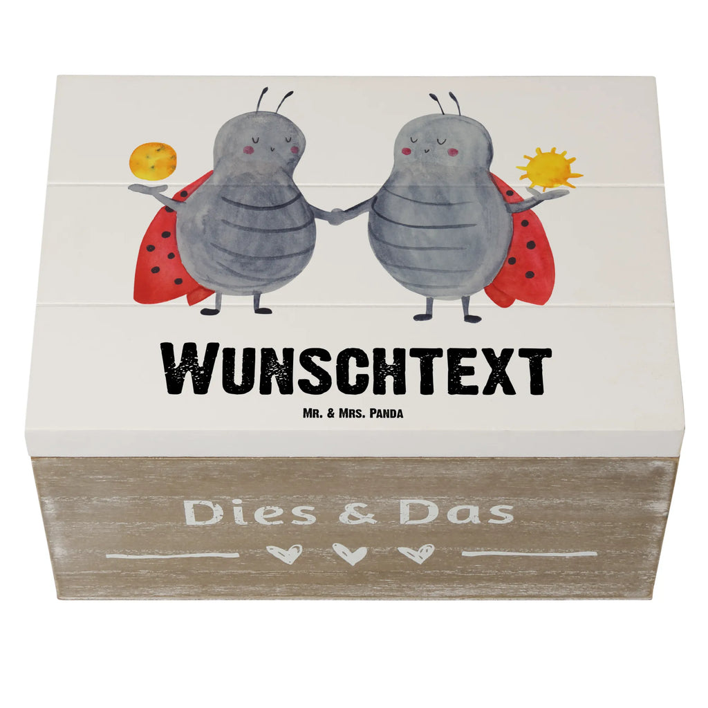 Personalisierte Holzkiste Sternzeichen Zwilling Schatulle mit Namen, Dekokiste Personalisiert, Aufbewahrungsbox mit Namen, Holzkiste Personalisiert, Aufbewahrungsbox Personalisiert, Kiste Personalisiert, Dekokiste mit Namen, Holzkiste mit Namen, mit Namen, Schatulle Personalisiert, Erinnerungsbox mit Namen, Schatzkiste Personalisiert, Erinnerungsbox Personalisiert, Truhe Personalisiert, Kiste mit Namen, GEschenkdose Personalisiert, Erinnerungskiste Personalisiert, Truhe mit Namen, Geschenkbox Personalisiert, Schatzkiste mit Namen, Sternzeichen, Tierkreiszeichen, Horoskop, Astrologie, Aszendent, Geburtstag Mai, Zwillingsschwester, Geschenk Mai, Glückskäfer, Marienkäfer, Zwilling Geschenk, Zwillingsbruder, Zwilling Sternzeichen, Zwillinge, Geschenk Juni