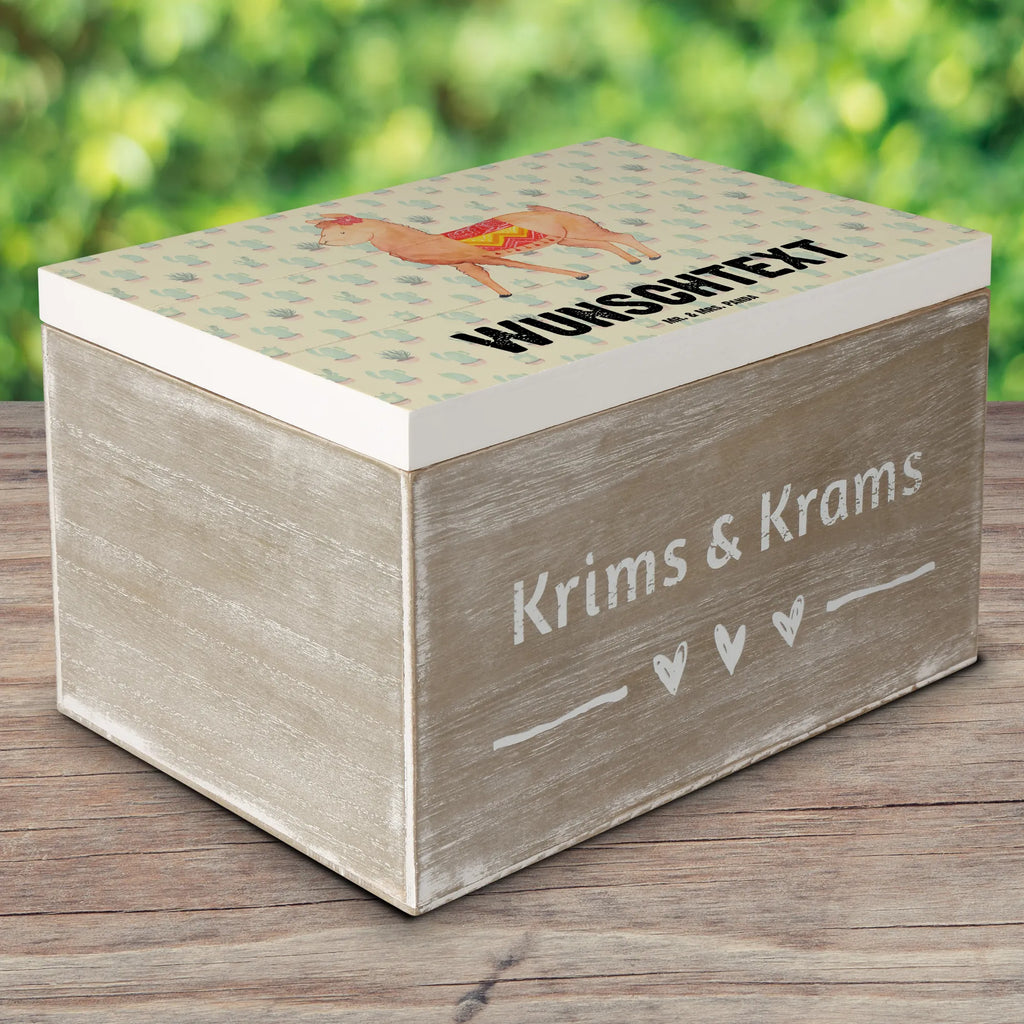 Personalisierte Holzkiste Alpaka Stolz Dekokiste mit Namen, mit Namen, Holzkiste Personalisiert, Erinnerungsbox Personalisiert, Aufbewahrungsbox Personalisiert, Schatulle Personalisiert, Erinnerungsbox mit Namen, Kiste Personalisiert, Truhe mit Namen, Aufbewahrungsbox mit Namen, Dekokiste Personalisiert, Schatzkiste mit Namen, Erinnerungskiste Personalisiert, Schatulle mit Namen, GEschenkdose Personalisiert, Holzkiste mit Namen, Kiste mit Namen, Truhe Personalisiert, Schatzkiste Personalisiert, Geschenkbox Personalisiert, Alpaka, Lama