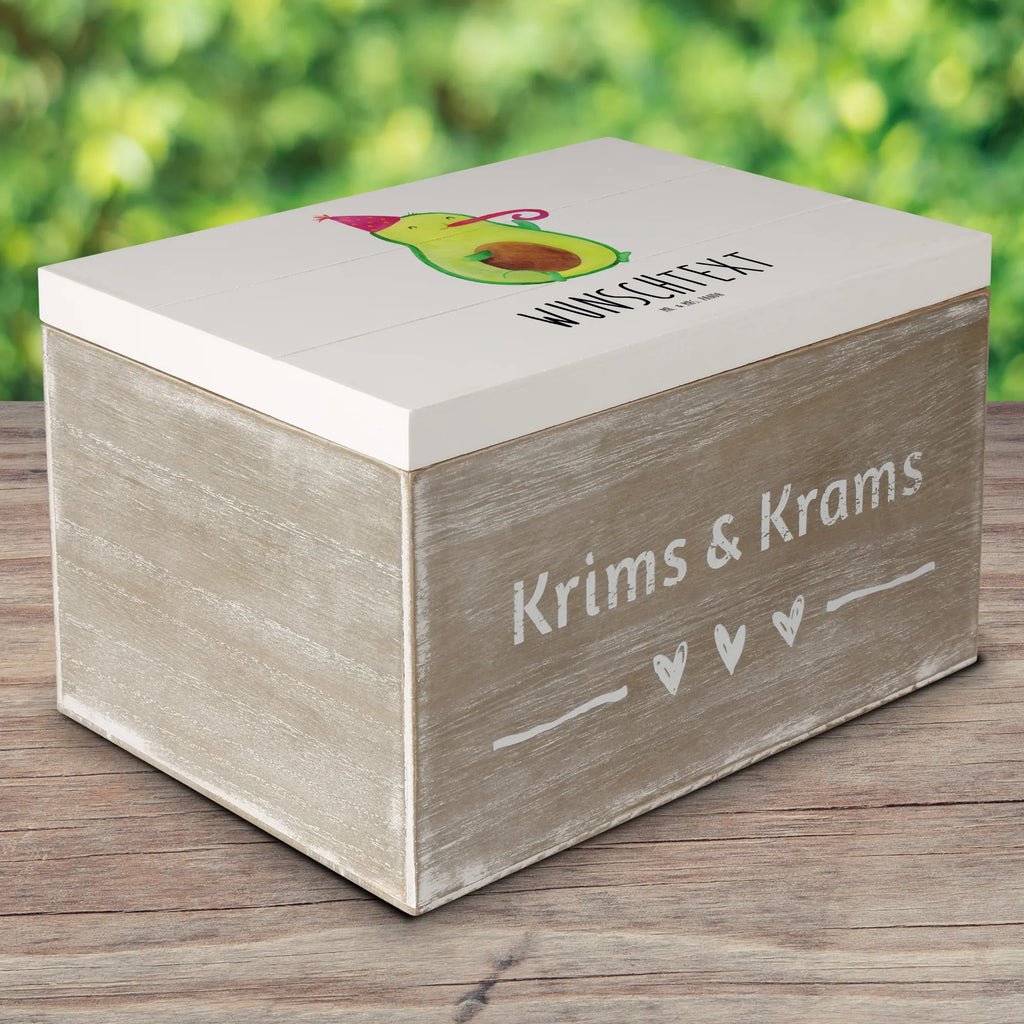 Personalised wooden chest avocado Celebration Holzkiste mit Namen, Kiste mit Namen, Holzkiste Personalisiert, Aufbewahrungsbox mit Namen, Geschenkbox Personalisiert, Kiste Personalisiert, Erinnerungskiste Personalisiert, Schatzkiste mit Namen, Aufbewahrungsbox Personalisiert, Schatulle mit Namen, Dekokiste mit Namen, Truhe mit Namen, Schatzkiste Personalisiert, mit Namen, Truhe Personalisiert, GEschenkdose Personalisiert, Erinnerungsbox Personalisiert, Schatulle Personalisiert, Erinnerungsbox mit Namen, Dekokiste Personalisiert, Veggie, Vegan, Gesund, Avocado, Gute Laune, Feier, Party, Feierlichkeit, Tröte, Geburtstag, Fete