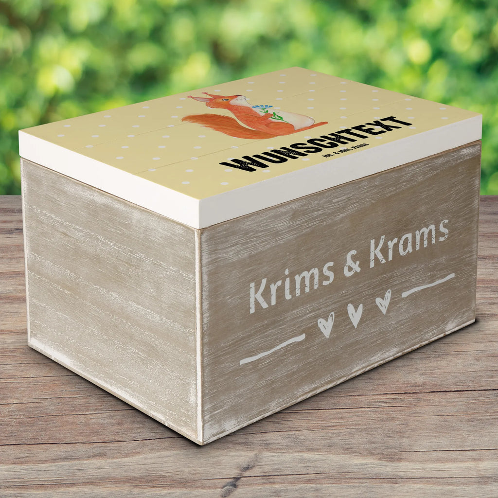 Personalisierte Holzkiste Eichhörnchen Blume Erinnerungsbox mit Namen, Kiste Personalisiert, Dekokiste Personalisiert, Truhe Personalisiert, Schatulle Personalisiert, Schatzkiste mit Namen, Kiste mit Namen, Aufbewahrungsbox Personalisiert, Holzkiste Personalisiert, Dekokiste mit Namen, Erinnerungskiste, Geschenkbox personalisiert, Erinnerungsbox Personalisiert, Schatulle mit Namen, Aufbewahrungsbox mit Namen, Schatzkiste Personalisiert, GEschenkdose personalisiert, Truhe mit Namen, mit Namen, Holzkiste mit Namen, Erinnerungskiste Personalisiert, Tiermotive, Gute Laune, lustige Sprüche, Tiere, Spruch Deko, glücklich Spruch, Motivation Sprüche, Lachen, Spaß, Eichhorn, Spruch positiv, Eichhörnchen, Motivation Bilder