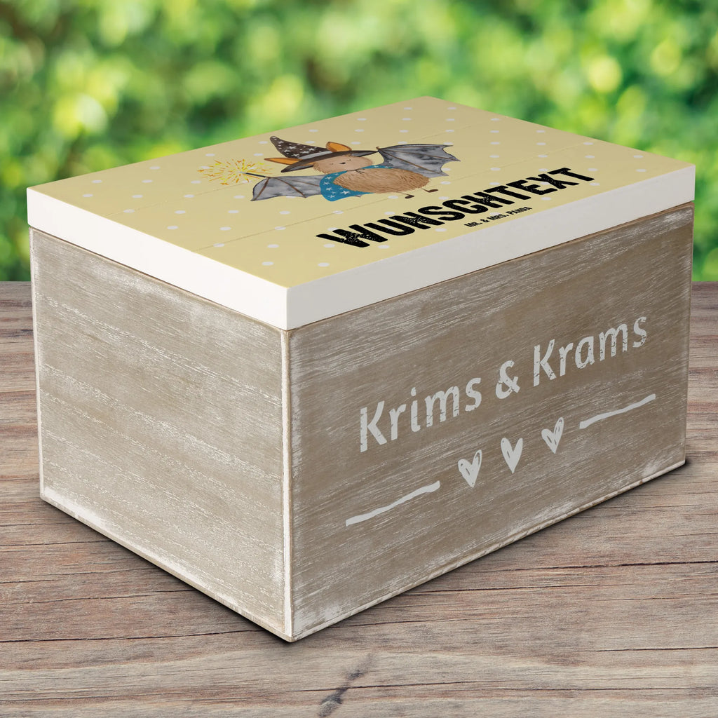 Personalised wooden chest bat wizard Dekokiste mit Namen, Kiste mit Namen, Truhe mit Namen, Schatzkiste mit Namen, Holzkiste Personalisiert, Geschenkbox Personalisiert, Erinnerungsbox Personalisiert, Holzkiste mit Namen, Schatulle mit Namen, Schatzkiste Personalisiert, Dekokiste Personalisiert, Aufbewahrungsbox Personalisiert, Kiste Personalisiert, Erinnerungsbox mit Namen, Schatulle Personalisiert, GEschenkdose Personalisiert, mit Namen, Erinnerungskiste Personalisiert, Aufbewahrungsbox mit Namen, Truhe Personalisiert, Lustige Sprüche, Tiere, Tiermotive, Gute Laune, Reinsteigern, Fledermäuse, Fledermaus, Magier, Frauen, Zauberer