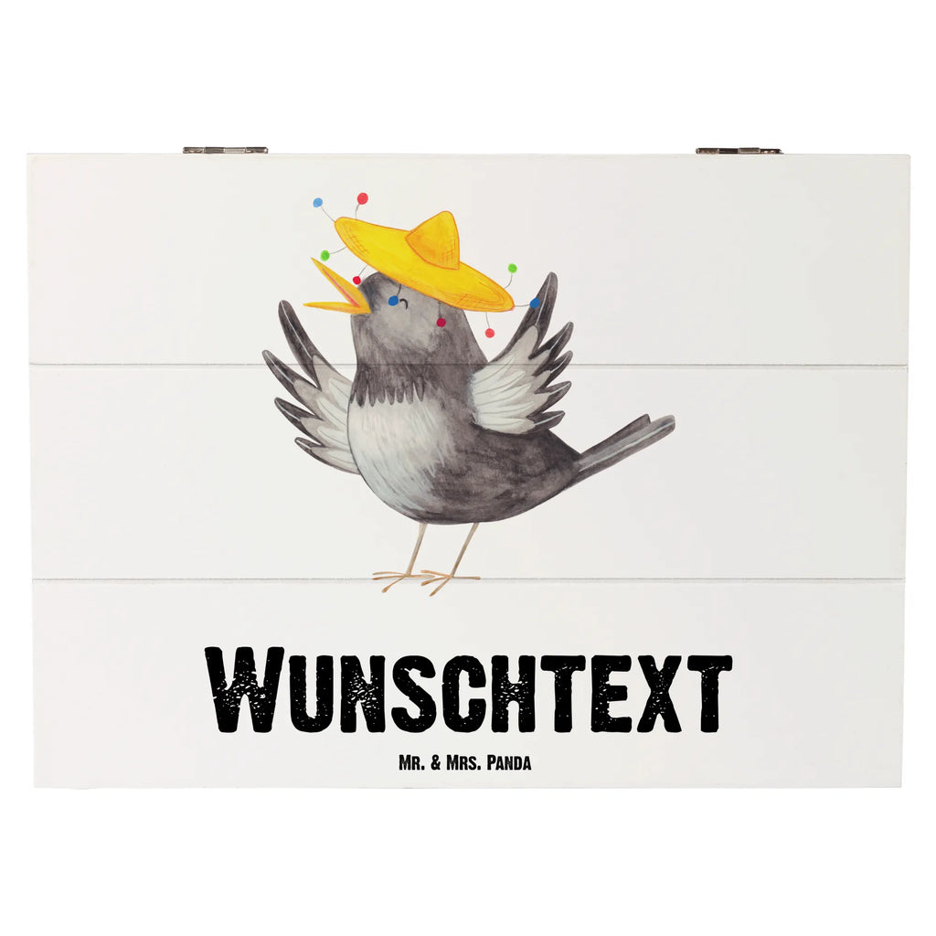 Personalizowane drewniane pudełko kruk Sombrero GEschenkdose Personalisiert, Schatzkiste mit Namen, Dekokiste mit Namen, Schatulle Personalisiert, Geschenkbox Personalisiert, Holzkiste Personalisiert, Truhe mit Namen, Kiste Personalisiert, Truhe Personalisiert, Holzkiste mit Namen, Schatulle mit Namen, Aufbewahrungsbox Personalisiert, Erinnerungsbox mit Namen, Schatzkiste Personalisiert, Erinnerungskiste Personalisiert, mit Namen, Dekokiste Personalisiert, Kiste mit Namen, Erinnerungsbox Personalisiert, Aufbewahrungsbox mit Namen, Lustige Sprüche, Tiere, Tiermotive, Gute Laune, Vogel, Rabe, Glück Spruch, glücklich sein, Froh, Elster, Vögel, Fröhlich sein, Motivation, Spruch Positiv