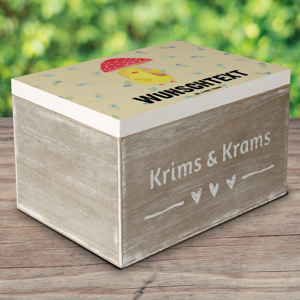 Personalisierte Holzkiste Küken Fliegenpilz Holzkiste Personalisiert, Aufbewahrungsbox mit Namen, Schatulle Personalisiert, Geschenkbox Personalisiert, Truhe Personalisiert, Truhe mit Namen, Holzkiste mit Namen, Erinnerungsbox mit Namen, Aufbewahrungsbox Personalisiert, Kiste mit Namen, Schatulle mit Namen, GEschenkdose Personalisiert, Schatzkiste mit Namen, Dekokiste Personalisiert, Schatzkiste Personalisiert, mit Namen, Erinnerungsbox Personalisiert, Dekokiste mit Namen, Erinnerungskiste Personalisiert, Kiste Personalisiert, Ostern Geschenk, Osterdeko, Ostern, Ostergeschenke, Ostergeschenke Kinder, Geschenke zu Ostern, Ostern Kinder, Osterhase, Osternest, Fliegenpilz, Frohe Ostern, Küken, Glückspilz, Ostergrüße