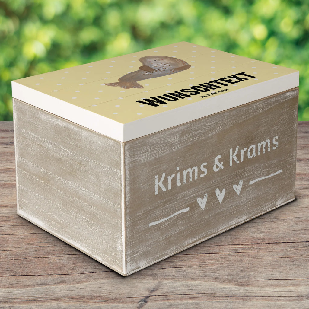 Personalisierte Holzkiste Robbe lachend Kiste mit Namen, Dekokiste Personalisiert, Truhe mit Namen, Truhe Personalisiert, Erinnerungskiste Personalisiert, mit Namen, Aufbewahrungsbox Personalisiert, Holzkiste Personalisiert, Dekokiste mit Namen, Holzkiste mit Namen, GEschenkdose Personalisiert, Schatzkiste mit Namen, Schatulle Personalisiert, Aufbewahrungsbox mit Namen, Erinnerungsbox mit Namen, Schatzkiste Personalisiert, Schatulle mit Namen, Kiste Personalisiert, Geschenkbox Personalisiert, Erinnerungsbox Personalisiert, Lustige Sprüche, Tiere, Tiermotive, Gute Laune, Meerestier, Robben, Nordsee, Ostsee, Strand, Seehund, Robbe