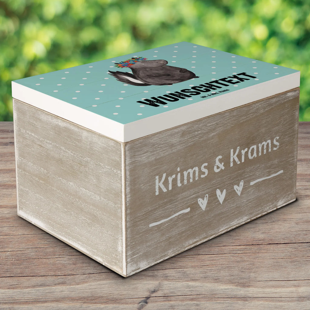 Personalizowane drewniane pudełko skunks dziewczynka Schatulle mit Namen, Geschenkbox Personalisiert, Schatzkiste mit Namen, Kiste Personalisiert, Holzkiste mit Namen, Erinnerungsbox mit Namen, Kiste mit Namen, mit Namen, GEschenkdose Personalisiert, Schatulle Personalisiert, Erinnerungsbox Personalisiert, Dekokiste Personalisiert, Aufbewahrungsbox Personalisiert, Dekokiste mit Namen, Truhe Personalisiert, Schatzkiste Personalisiert, Aufbewahrungsbox mit Namen, Holzkiste Personalisiert, Erinnerungskiste Personalisiert, Truhe mit Namen, Stinktier, Skunk, Stinki, Stinker, Namaste, Wildtier, Raubtier, Yoga