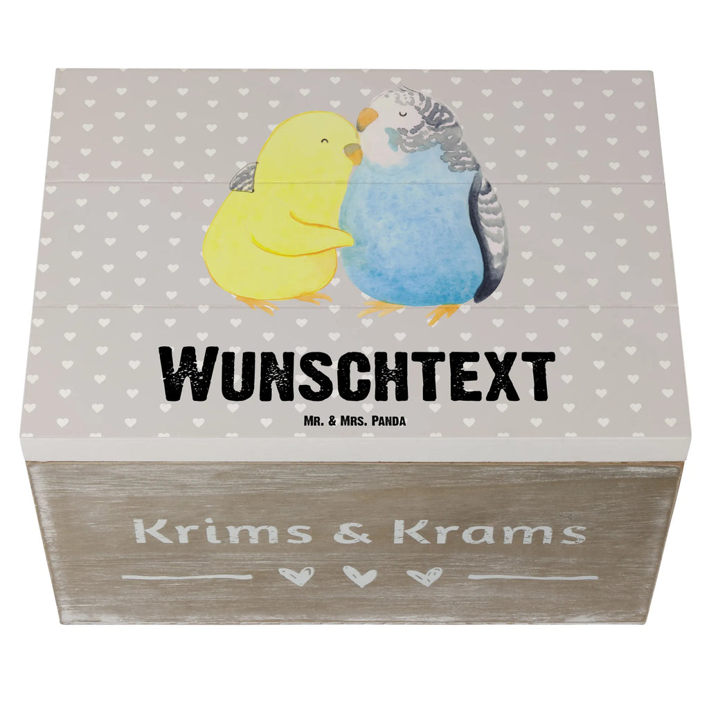 Personalisierte Holzkiste Wellensittich Liebe Truhe Personalisiert, Geschenkbox personalisiert, Schatzkiste mit Namen, Kiste mit Namen, Schatulle Personalisiert, GEschenkdose personalisiert, mit Namen, Erinnerungskiste, Truhe mit Namen, Dekokiste mit Namen, Aufbewahrungsbox Personalisiert, Kiste Personalisiert, Erinnerungsbox mit Namen, Holzkiste Personalisiert, Erinnerungsbox Personalisiert, Holzkiste mit Namen, Schatulle mit Namen, Erinnerungskiste Personalisiert, Aufbewahrungsbox mit Namen, Schatzkiste Personalisiert, Dekokiste Personalisiert, Liebe, Partner, Freund, Freundin, Ehemann, Ehefrau, Heiraten, Verlobung, Heiratsantrag, Liebesgeschenk, Jahrestag, Hocheitstag, Vögel, Kuscheln, Wellensittich, Nähe, Vertrauen