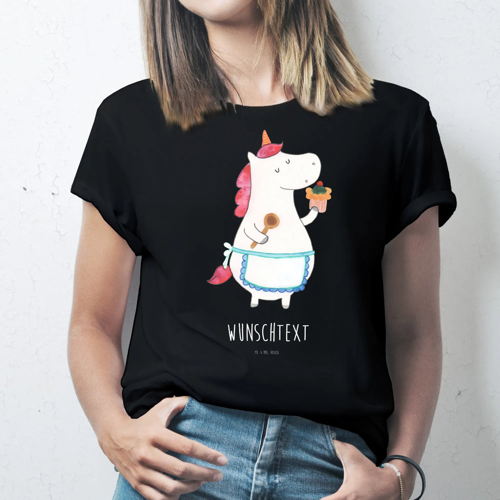 Rozmiar L Personalizowana koszulka Jednorożec Kuchnia T-Shirt Personalisiert, Bedrucken, Wunschtext, T-Shirt mit Aufruck, T-Shirt mit Namen, Einhorn Deko, Unicorn, Einhorn, Einhörner, Koch, Träumen, Hobbykoch, Bäckerin, Backen, Kuchen, Motivation, Muffin, Torte, Träumer