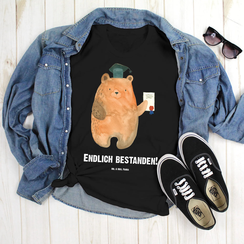 Personalisiertes T-Shirt Prüfungsbär Bedrucken, T-Shirt mit Namen, T-Shirt Personalisiert, T-Shirt mit Aufruck, Wunschtext, Teddybär, Bär, Teddy, Zeugnis, Abschluss, Prüfungen, Abitur, Abschlusszeugnis, Prüfung Bestanden