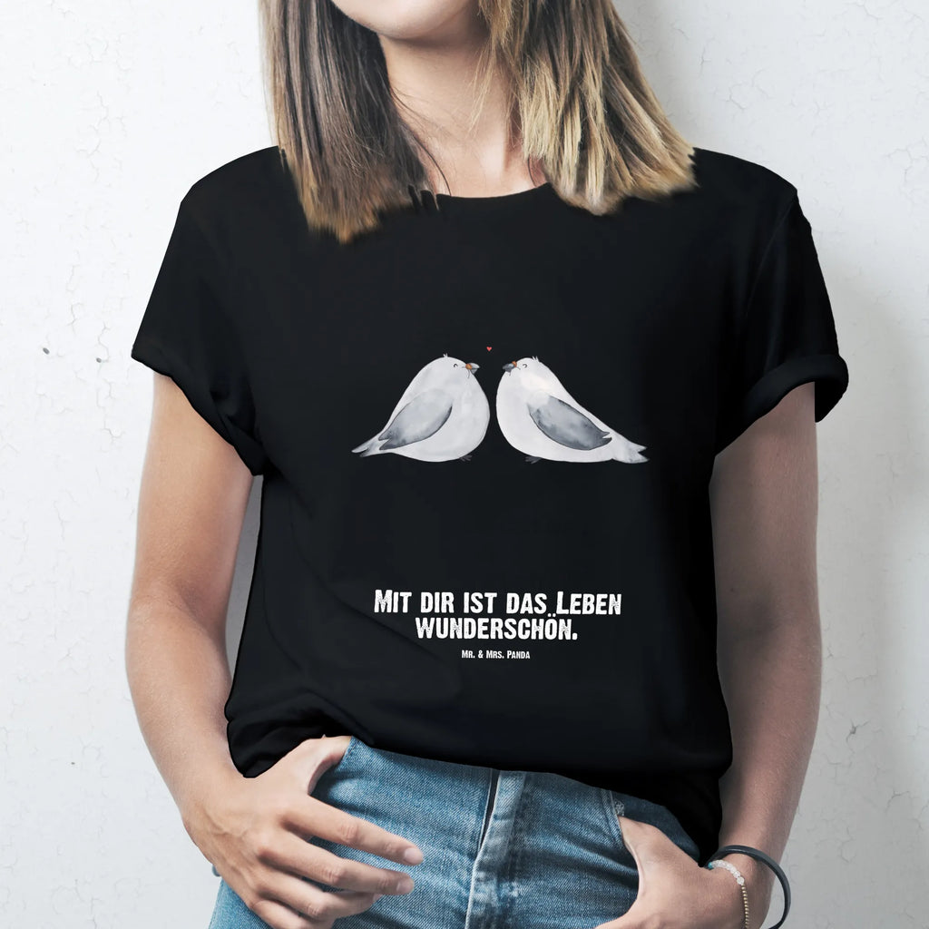 Personalised T-Shirt Turtledoves in love T-Shirt mit Namen, T-Shirt Personalisiert, T-Shirt mit Aufruck, Wunschtext, Bedrucken, Freund, Jahrestag, Verlobung, Partner, Ehemann, Ehefrau, Freundin, Liebesgeschenk, Liebe, Heiraten, Heiratsantrag, Hocheitstag, Geschenk Freund, Verheiratet, Geschenk Freundin, Verliebt, Hochzeitstag, Turteltäubchen, Tauben, Turteltauben, Liebesbeweis, Geschenk Hochzeit, Verlobt