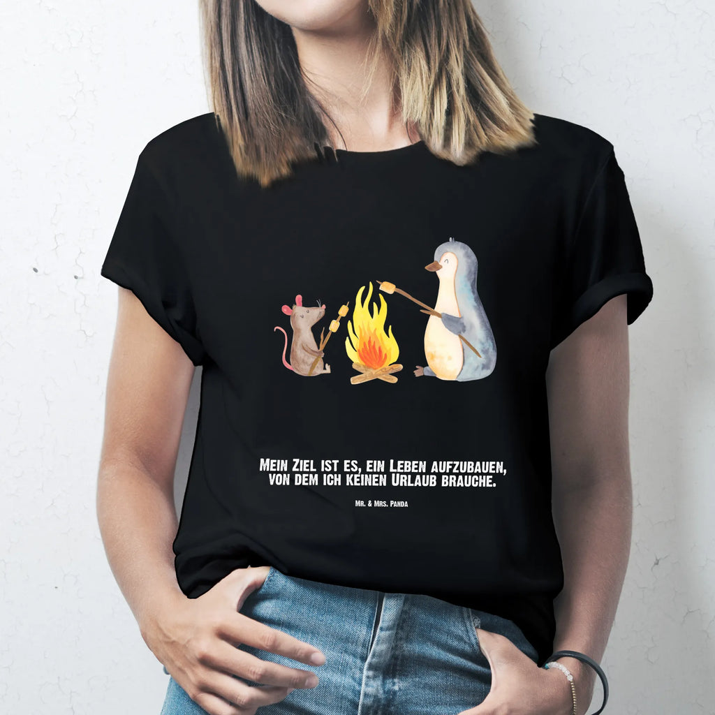 Personalisiertes T-Shirt Pinguin Lagerfeuer Bedrucken, Wunschtext, T-Shirt Personalisiert, T-Shirt mit Namen, T-Shirt mit Aufruck, Pinguin, Marshmallows, Neustart, Lagerfeuer, Büroalltag, Feuer, Arbeit, Lebensmotivation, Liebe, Pinguine, Grillen, Job, Lebensspruch, Büro, Leben, Maus, Motivation