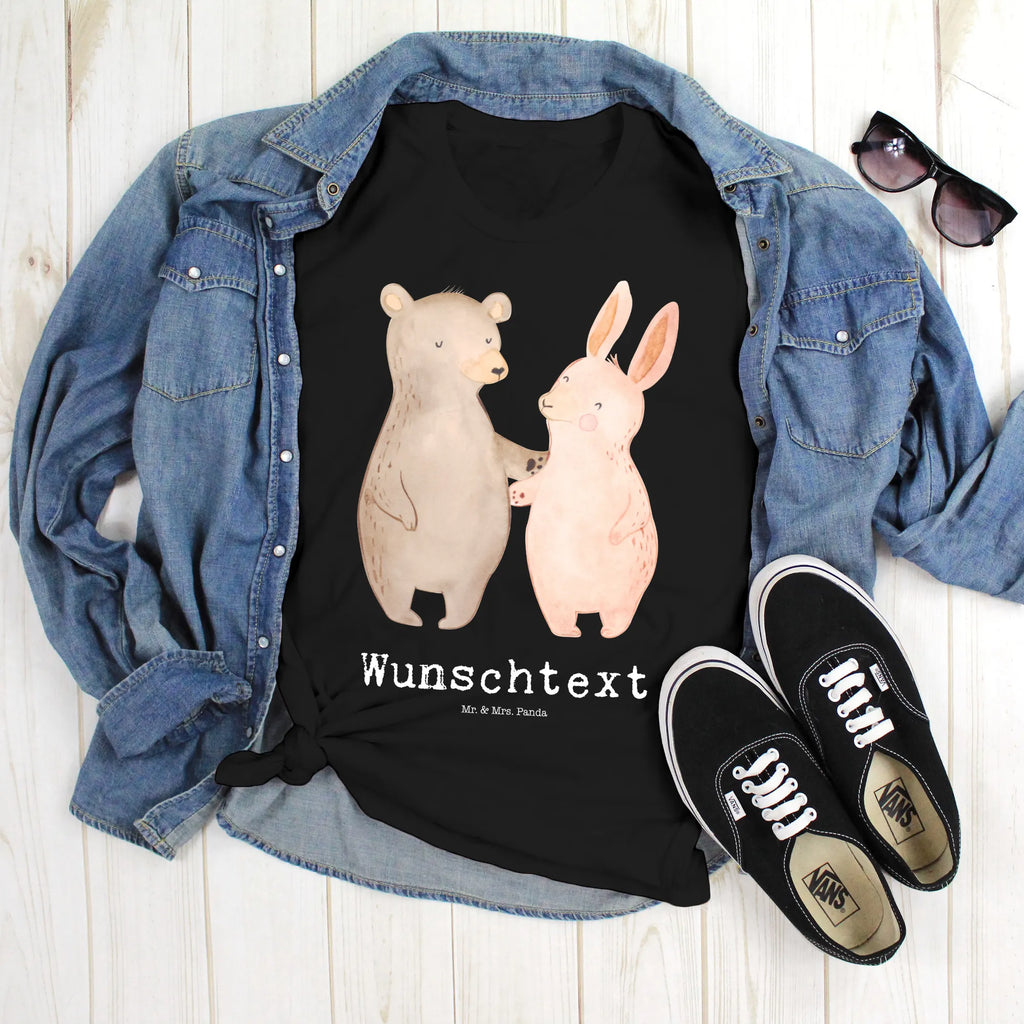 Personalised T-Shirt bear and rabbit Embrace Wunschtext, T-Shirt mit Aufruck, Bedrucken, T-Shirt Personalisiert, T-Shirt mit Namen, Liebe, Freund, Ehefrau, Liebesgeschenk, Heiraten, Hocheitstag, Jahrestag, Verlobung, Heiratsantrag, Partner, Ehemann, Freundin, Hase, Bär, Freunde, Bärchen, Bester Freund, Best Friends