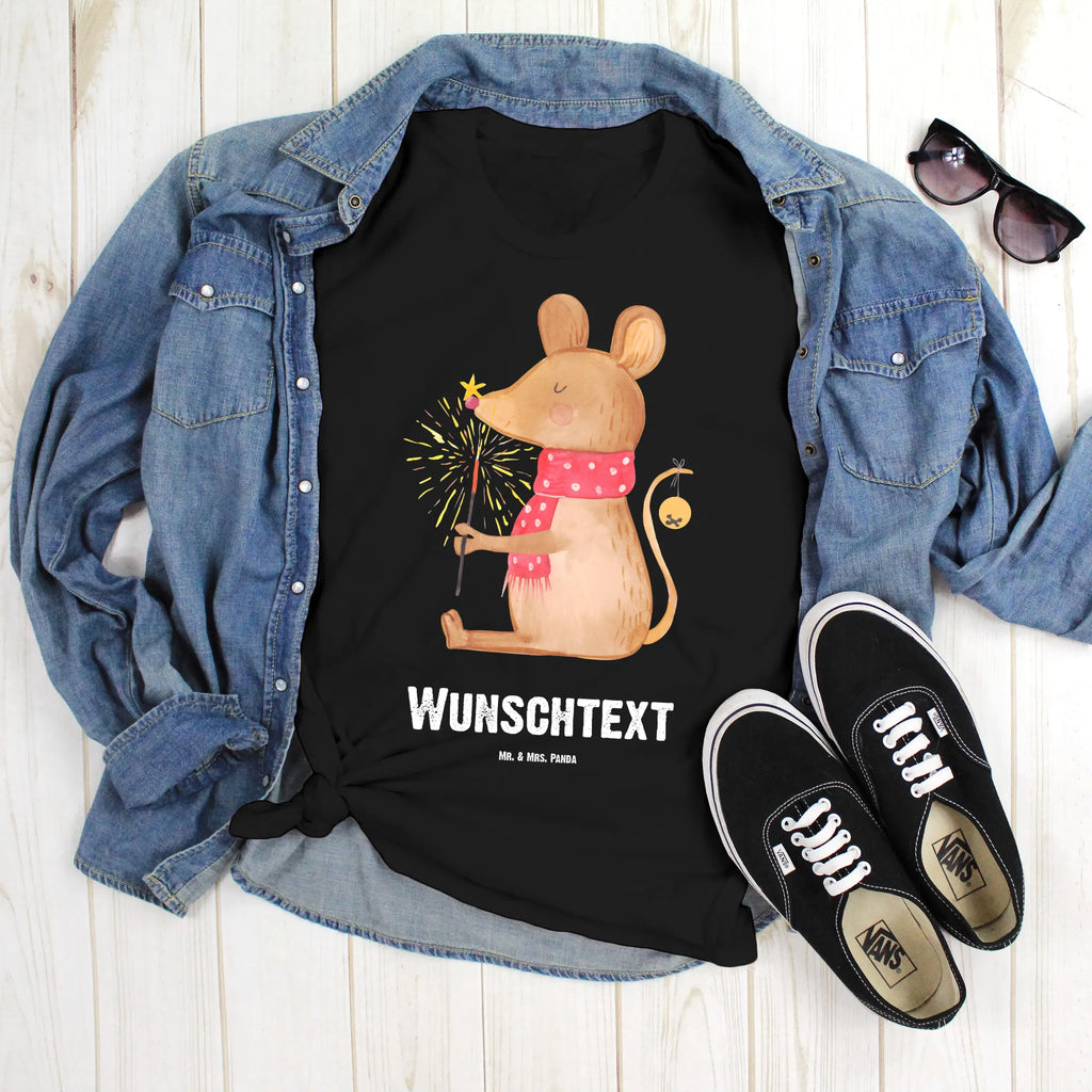 Personalised T-Shirt Mouse Christmas T-Shirt mit Namen, T-Shirt mit Aufruck, T-Shirt Personalisiert, Wunschtext, Bedrucken, Nikolaus, Weihnachtsdeko, Winter, Heiligabend, Advent, Wintermotiv, Weihnachten, Weihnachtswunder, Weihnachtsmotiv, Weihnachtsgruß, Mäuschen, Maus, Frohe Weihnachten